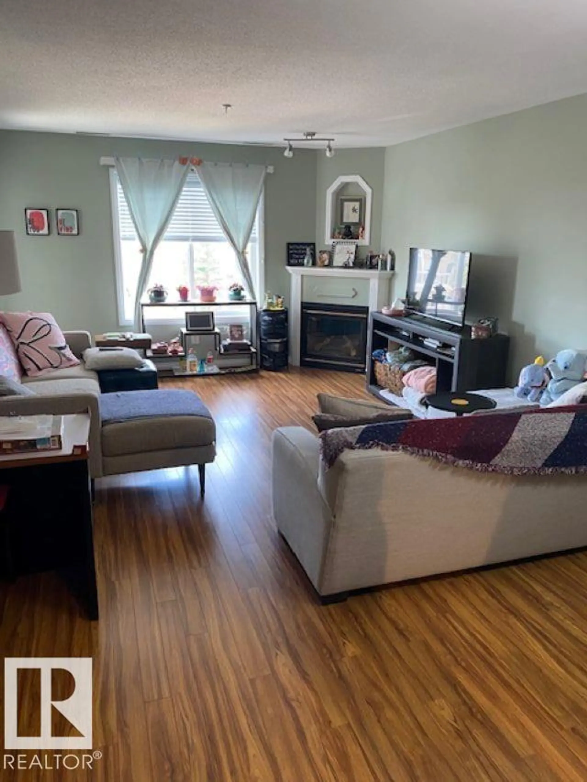 #404 78 A MCKENNEY AV NW - Image 2