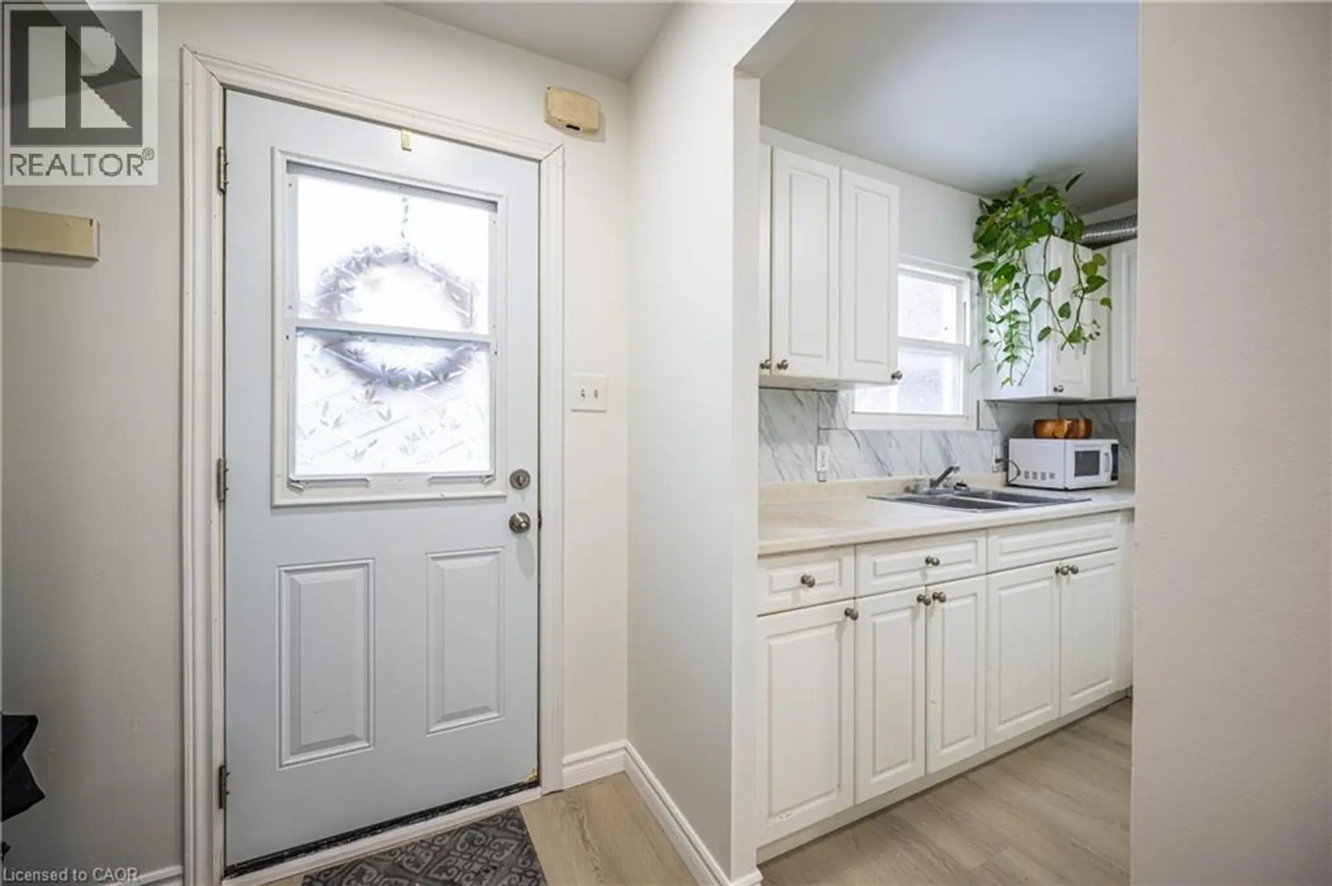 212 WESTCOURT Place - Image 2