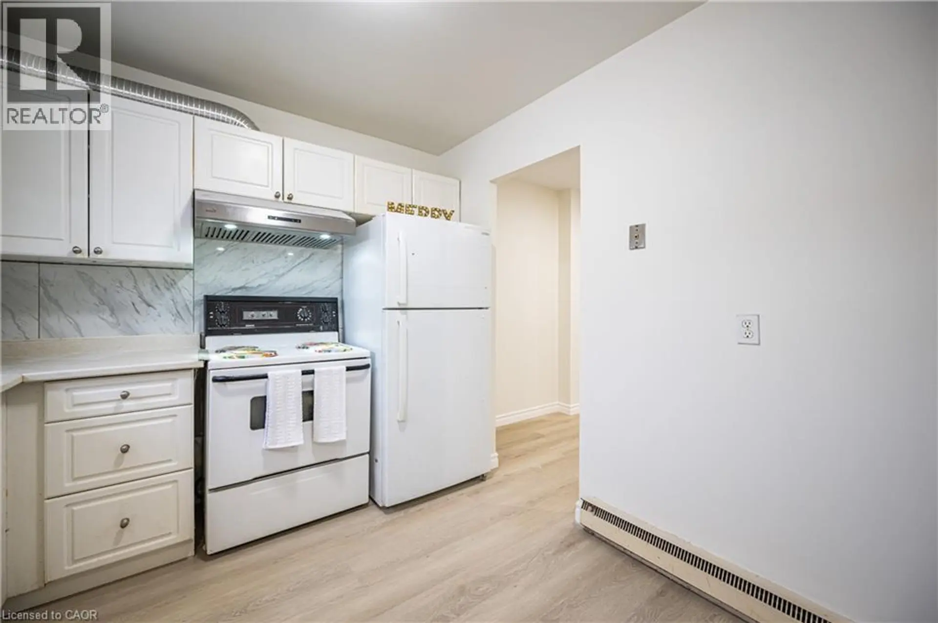 212 WESTCOURT Place - Image 4
