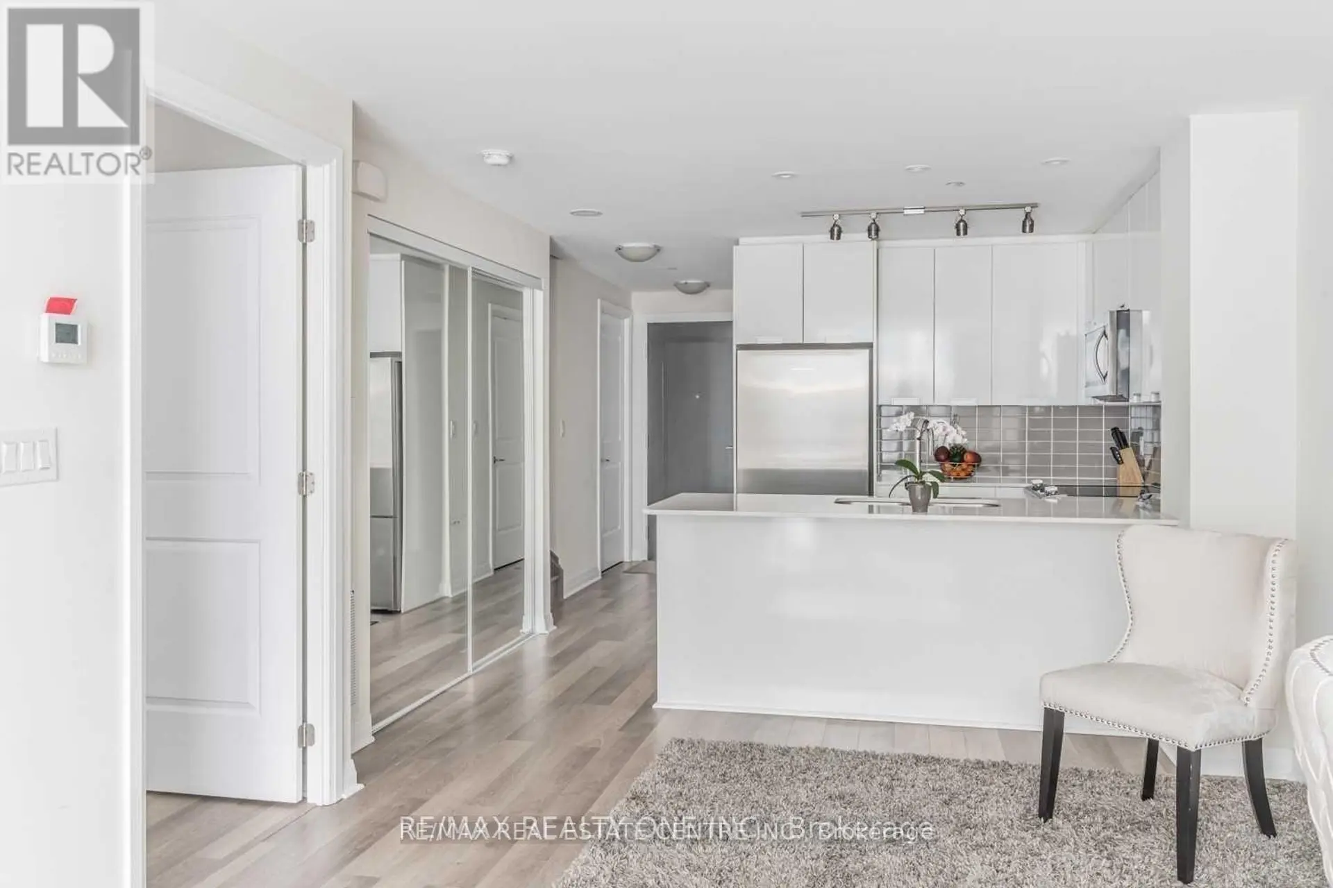 #112 5025 FOUR SPRINGS AVENUE - Image 4