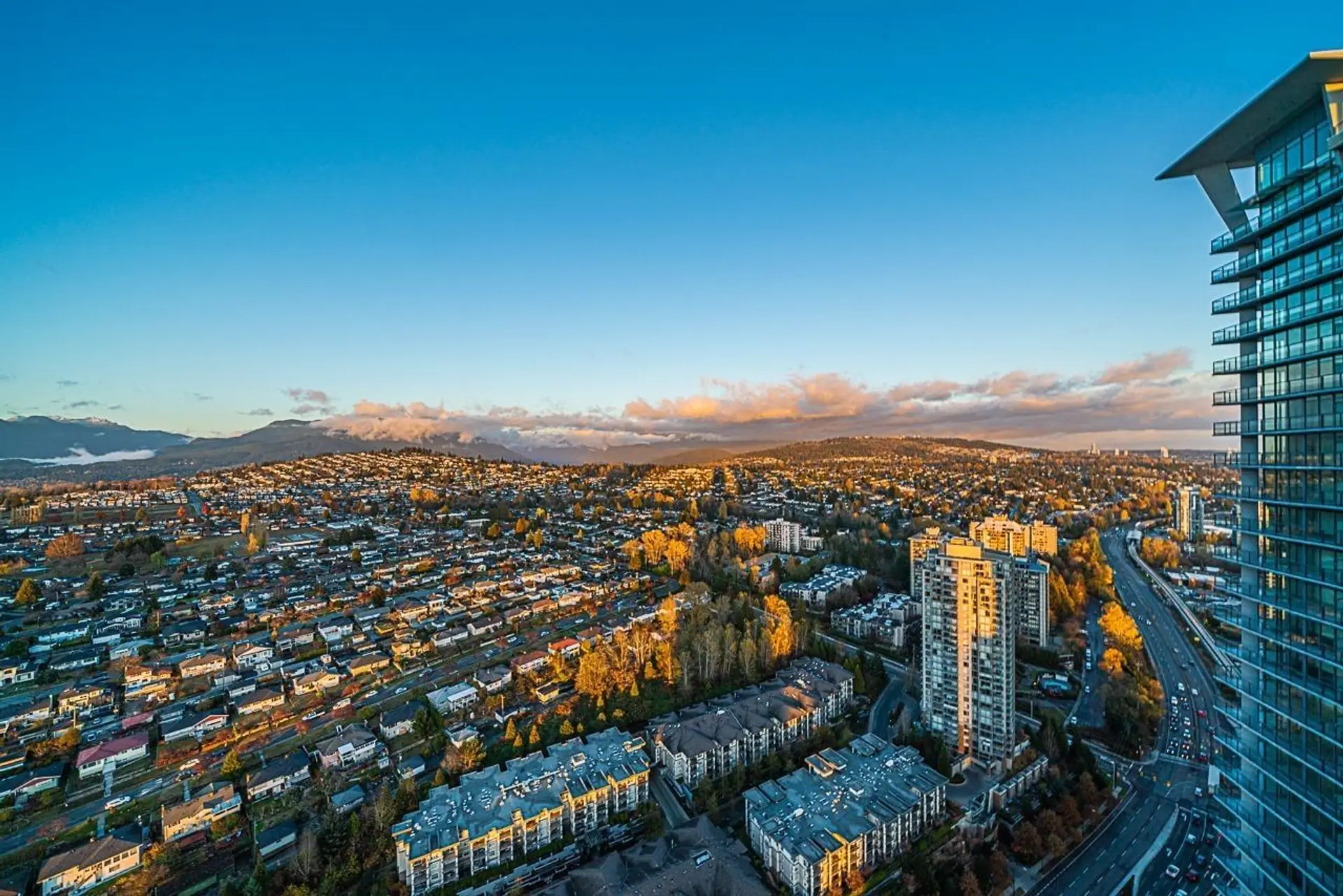 #4009 4720 Lougheed Highway - Image 4