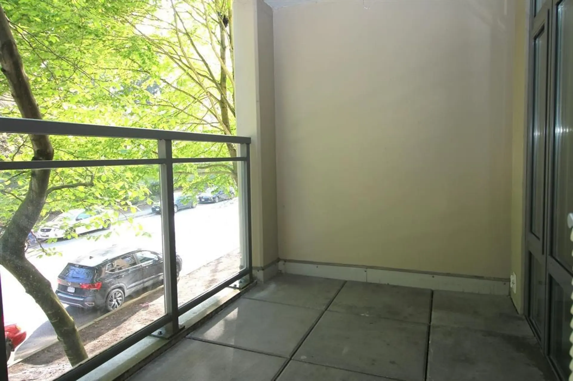 #206 3660 Vanness Avenue - Image 9