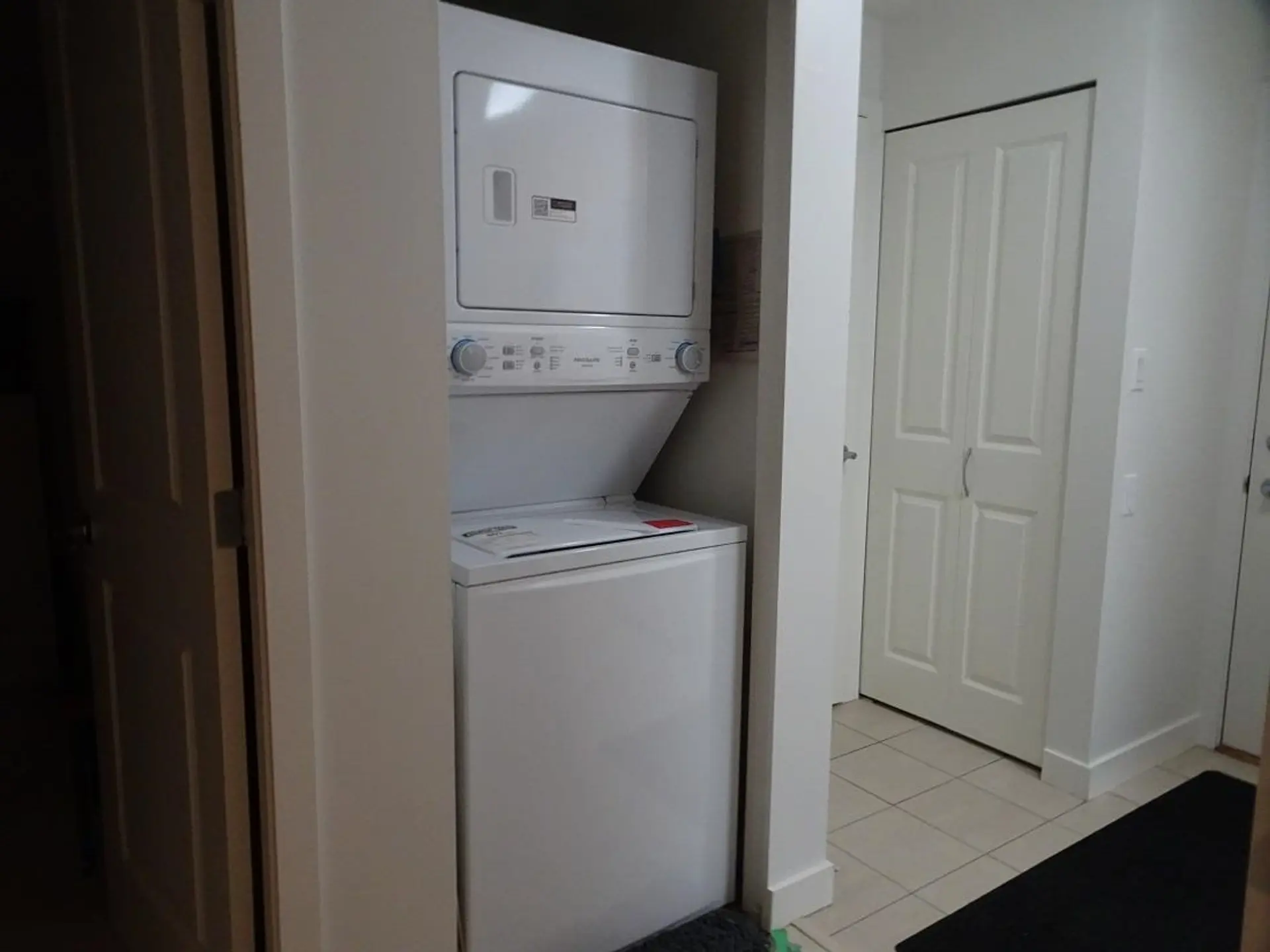 #206 3660 Vanness Avenue - Image 8