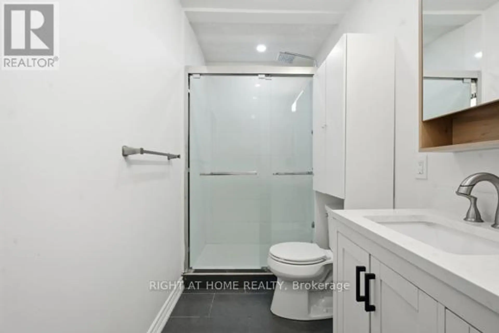 200 GARY DRIVE - Image 13