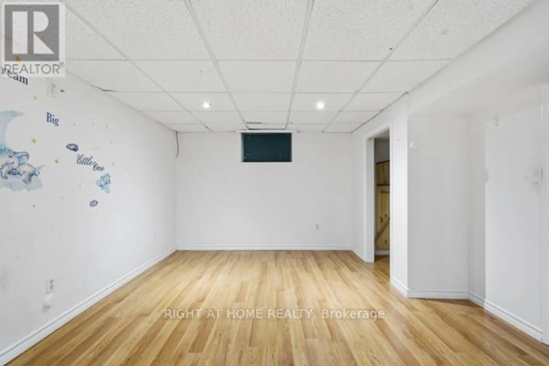 200 GARY DRIVE - Image 14