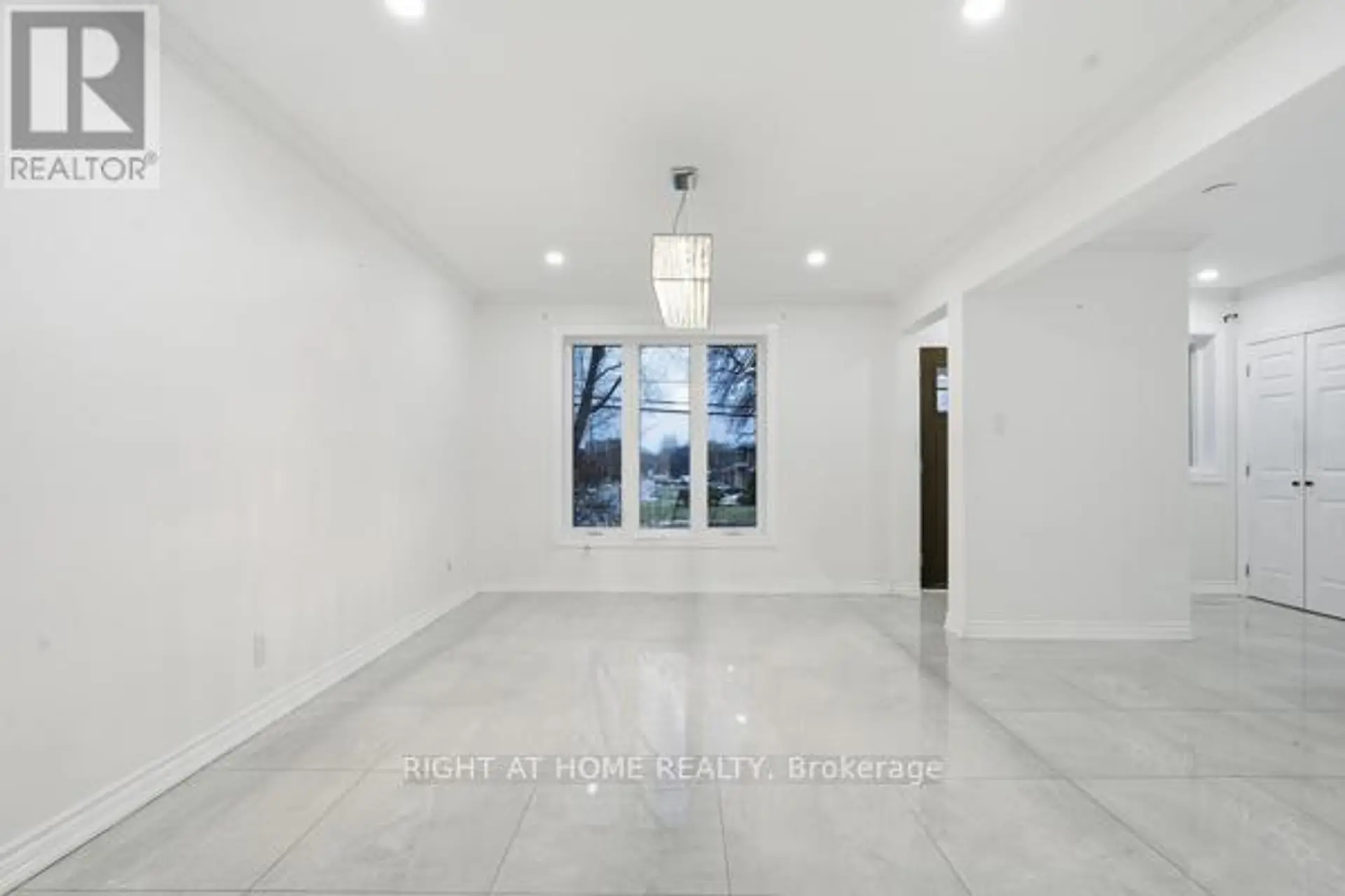 200 GARY DRIVE - Image 3
