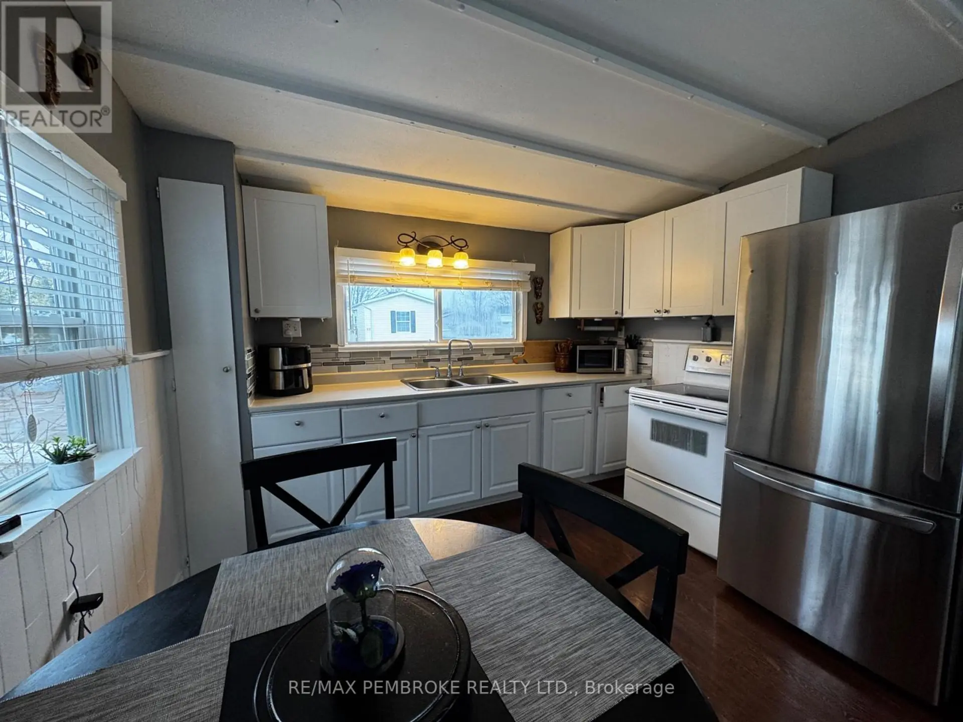 72 PINEHURST ESTATES - Image 2