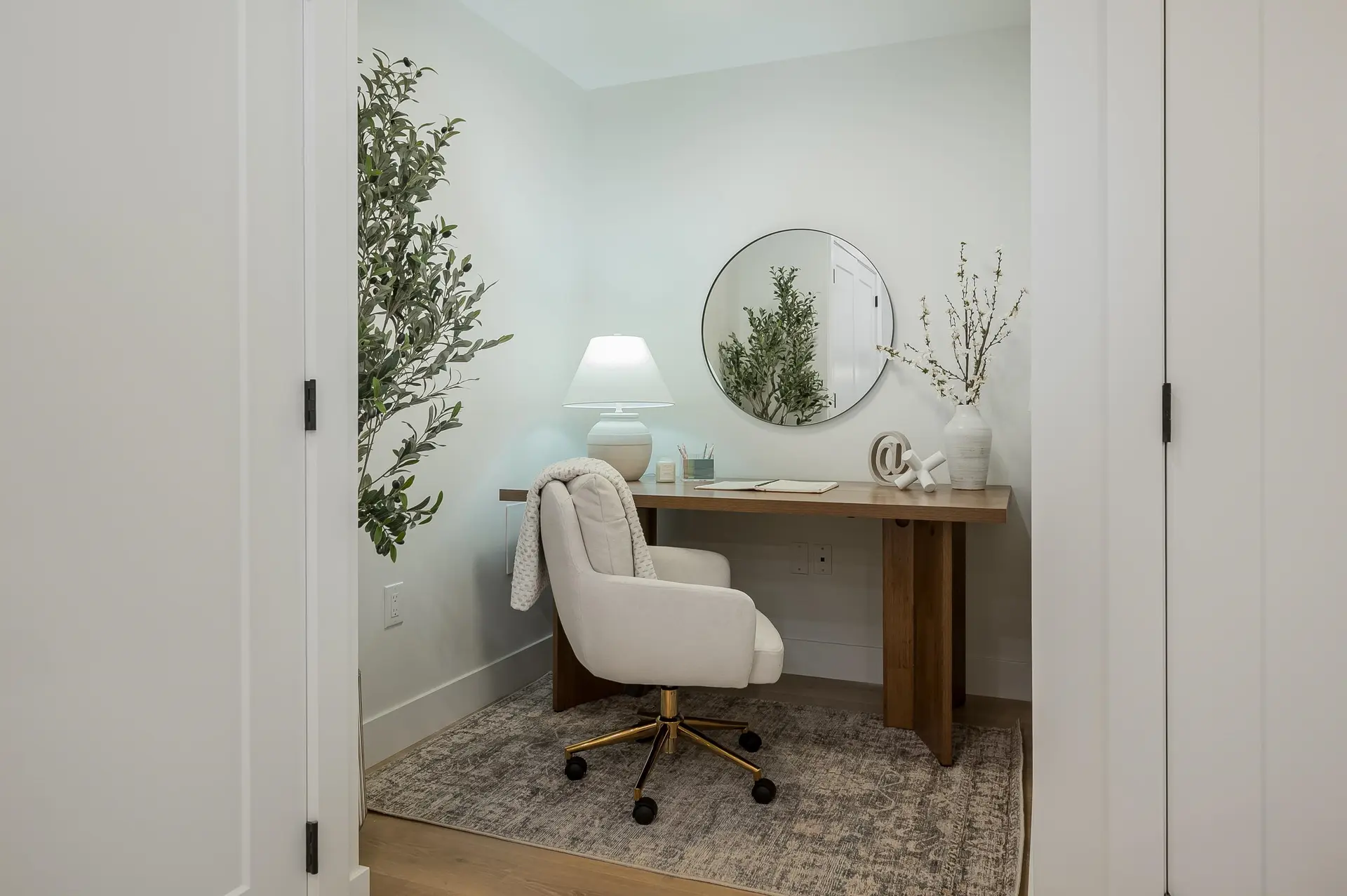#201 46185 Thomas Road - Image 4