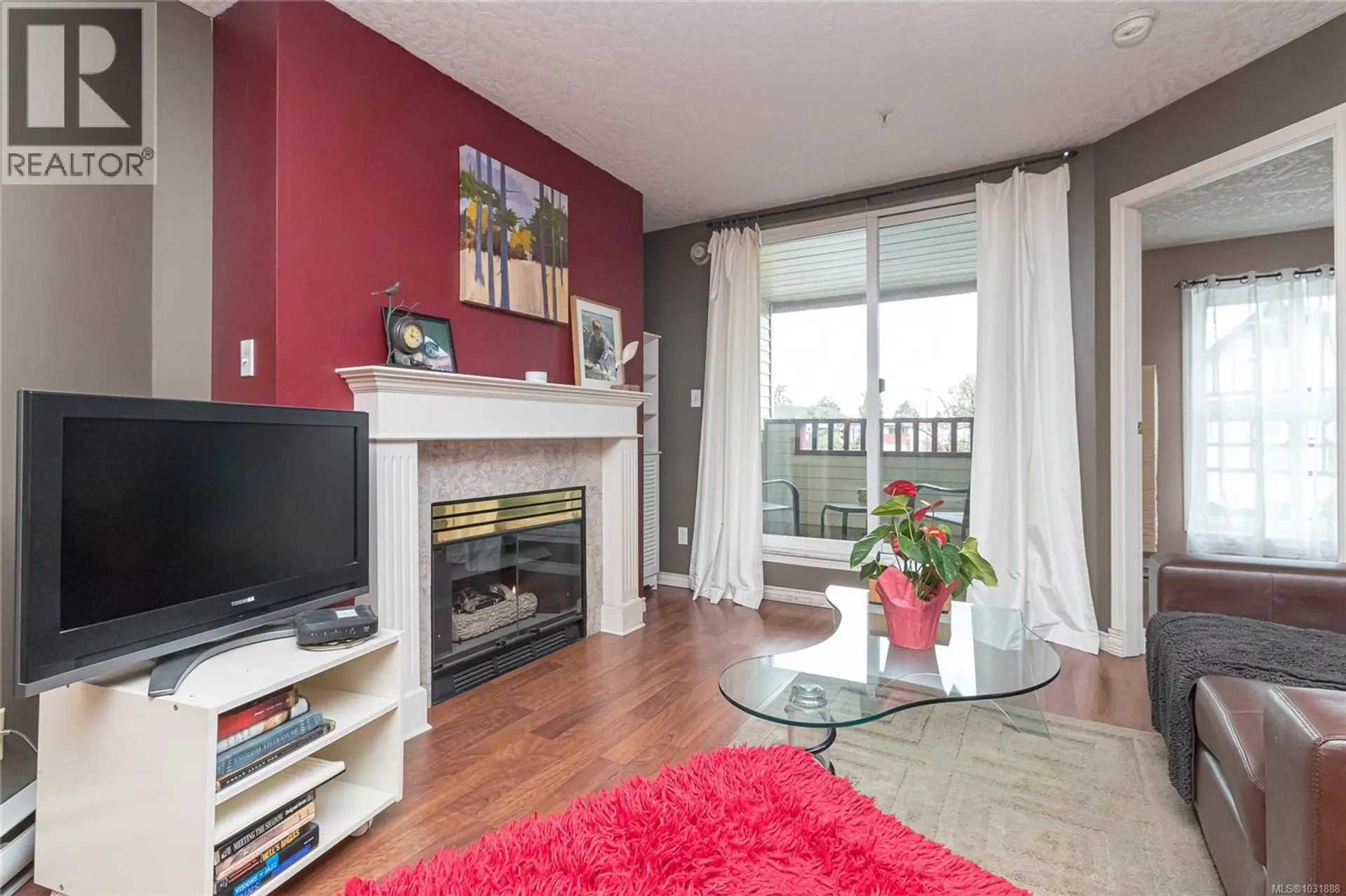 #304 2511 Quadra St - Image 3