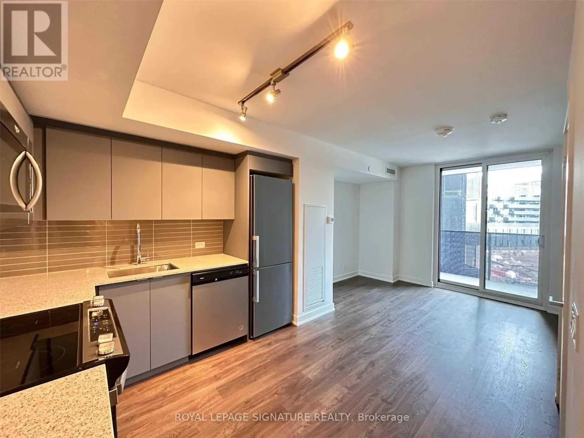 #406 30 TRETTI WAY - Image 4