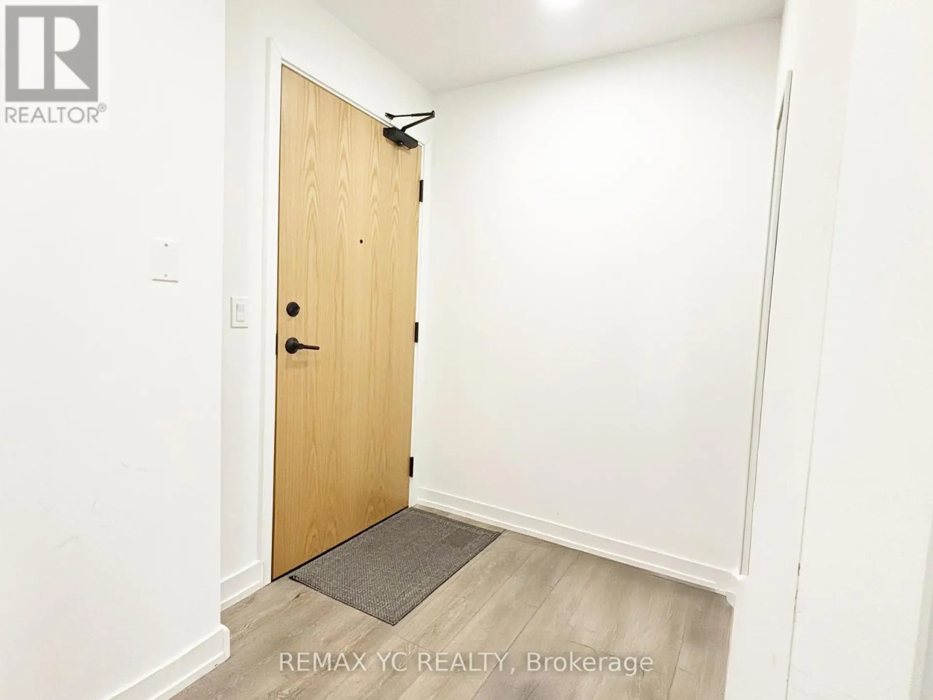#324 8 BEVERLEY GLEN BOULEVARD - Image 3