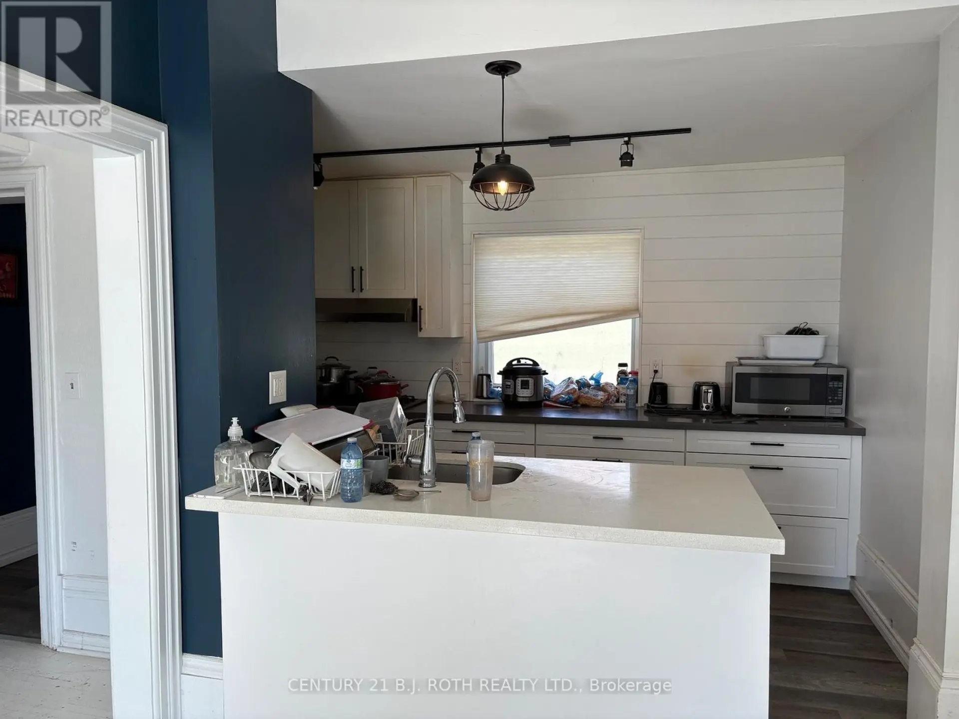 253 DUNLOP STREET E - Image 6