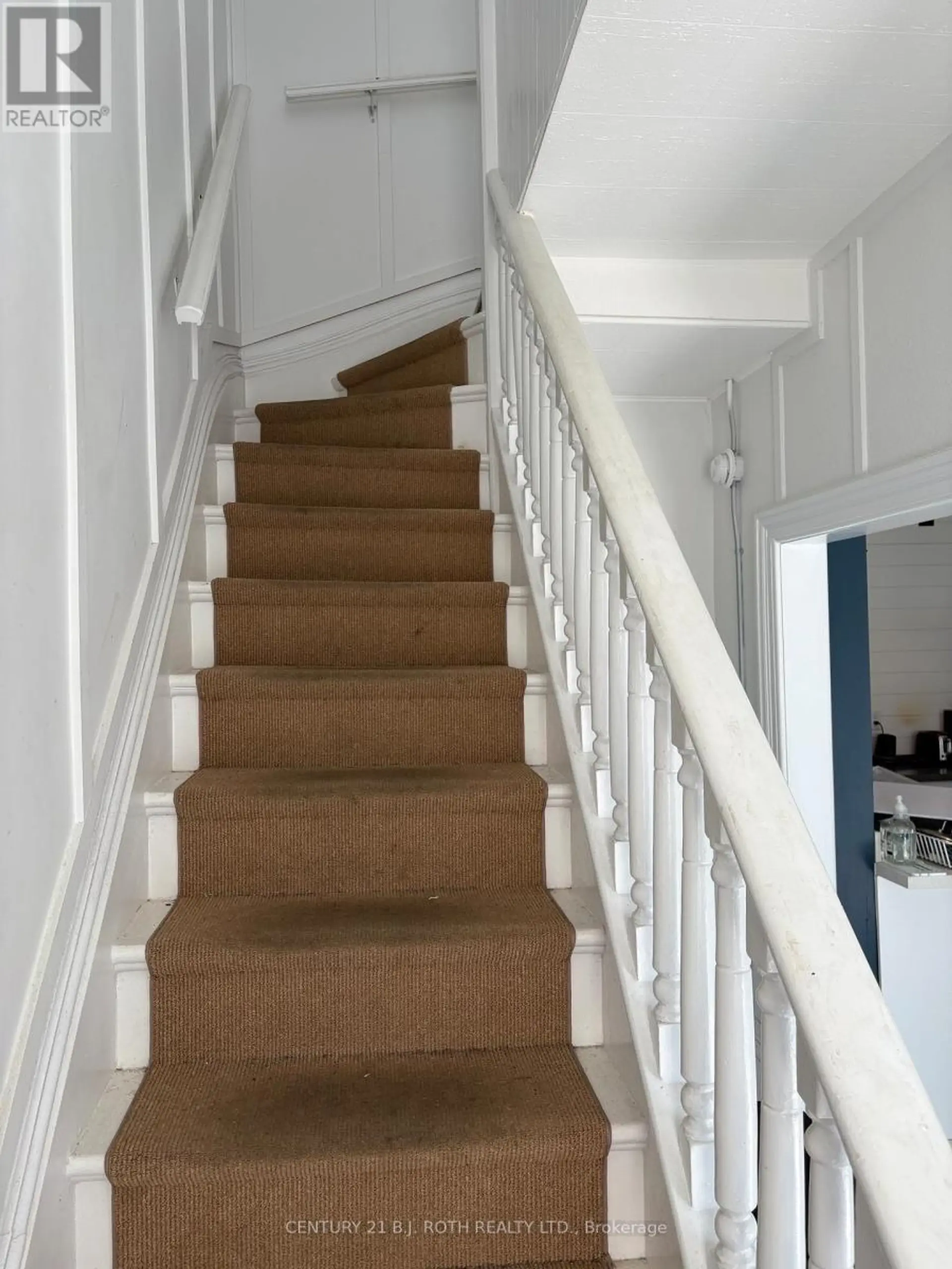 253 DUNLOP STREET E - Image 8