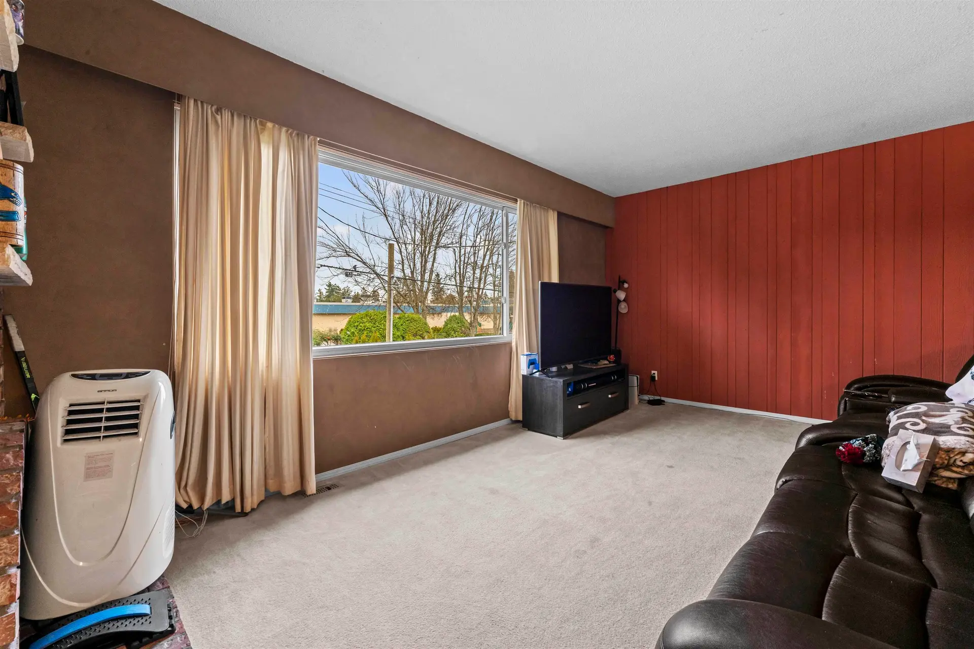 273 52a Street - Image 3
