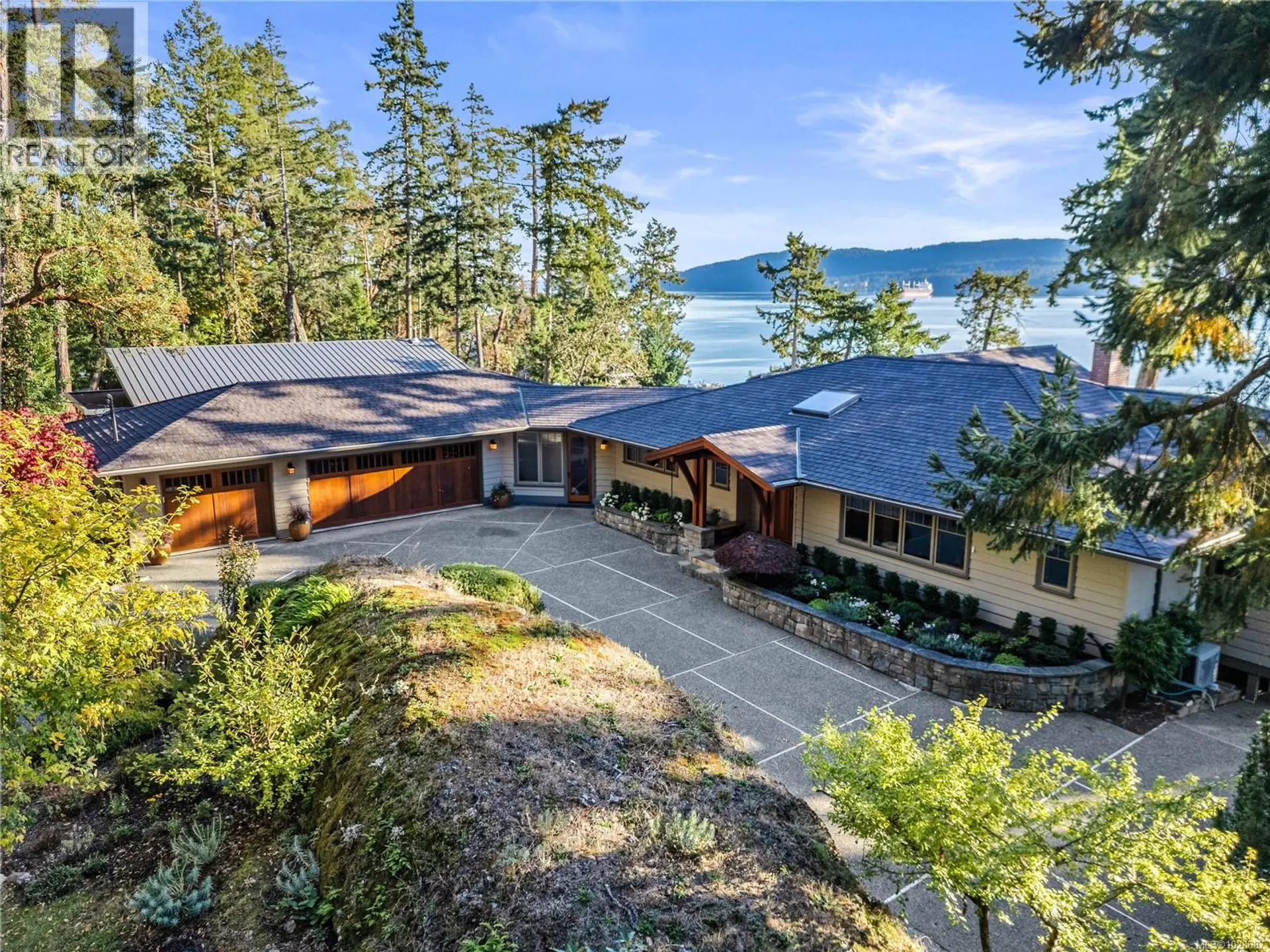 Property at 220 Scott Point Dr, Salt Spring, BC