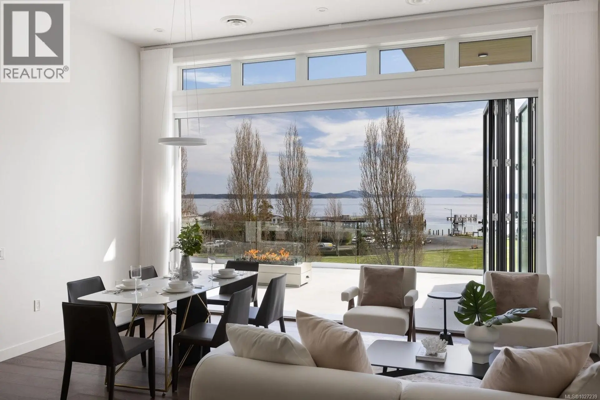 Property at #401 9570 Fifth St, Sidney, BC