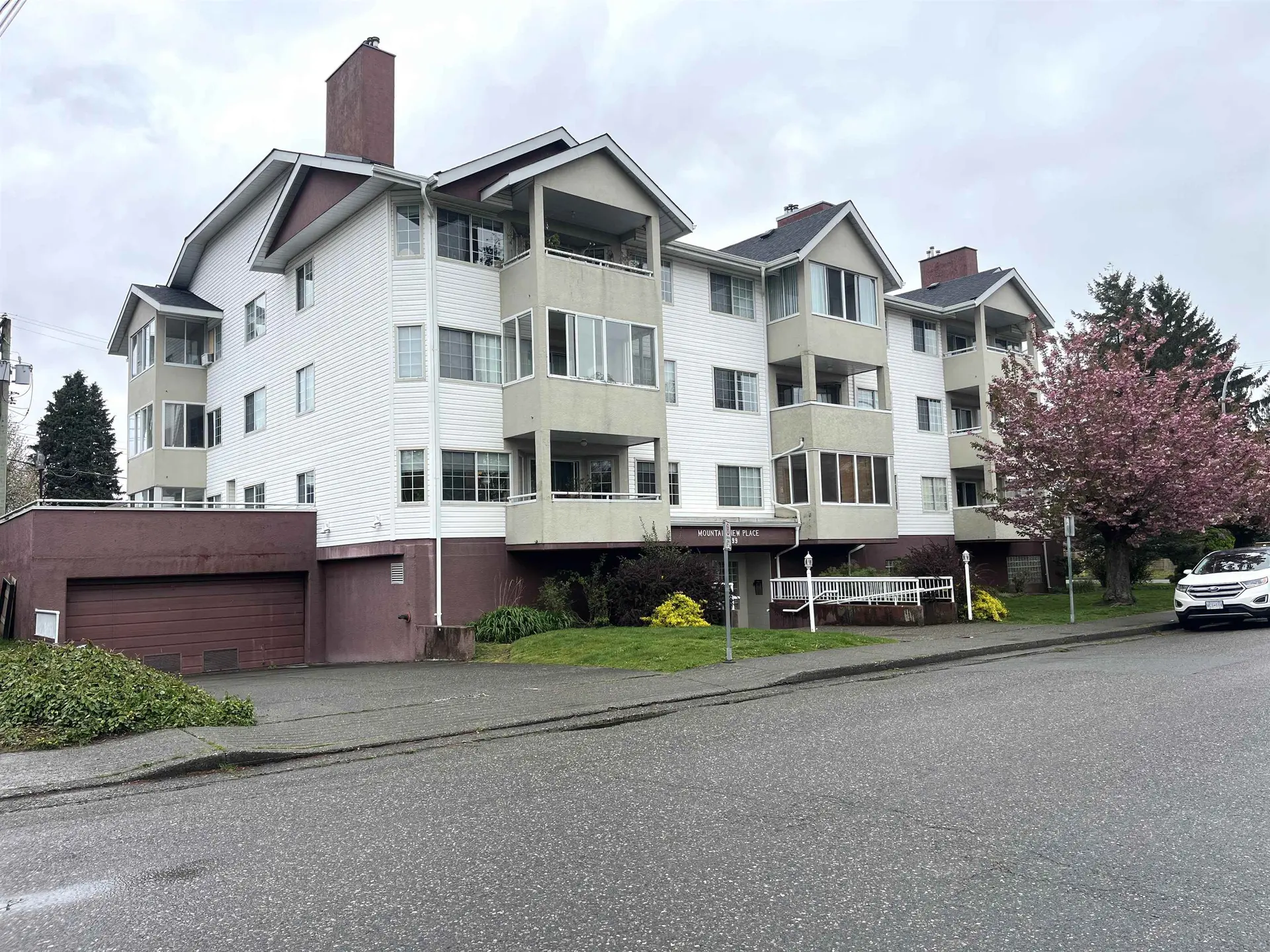 Property at #305 46199 Margaret Avenue, Chilliwack, BC