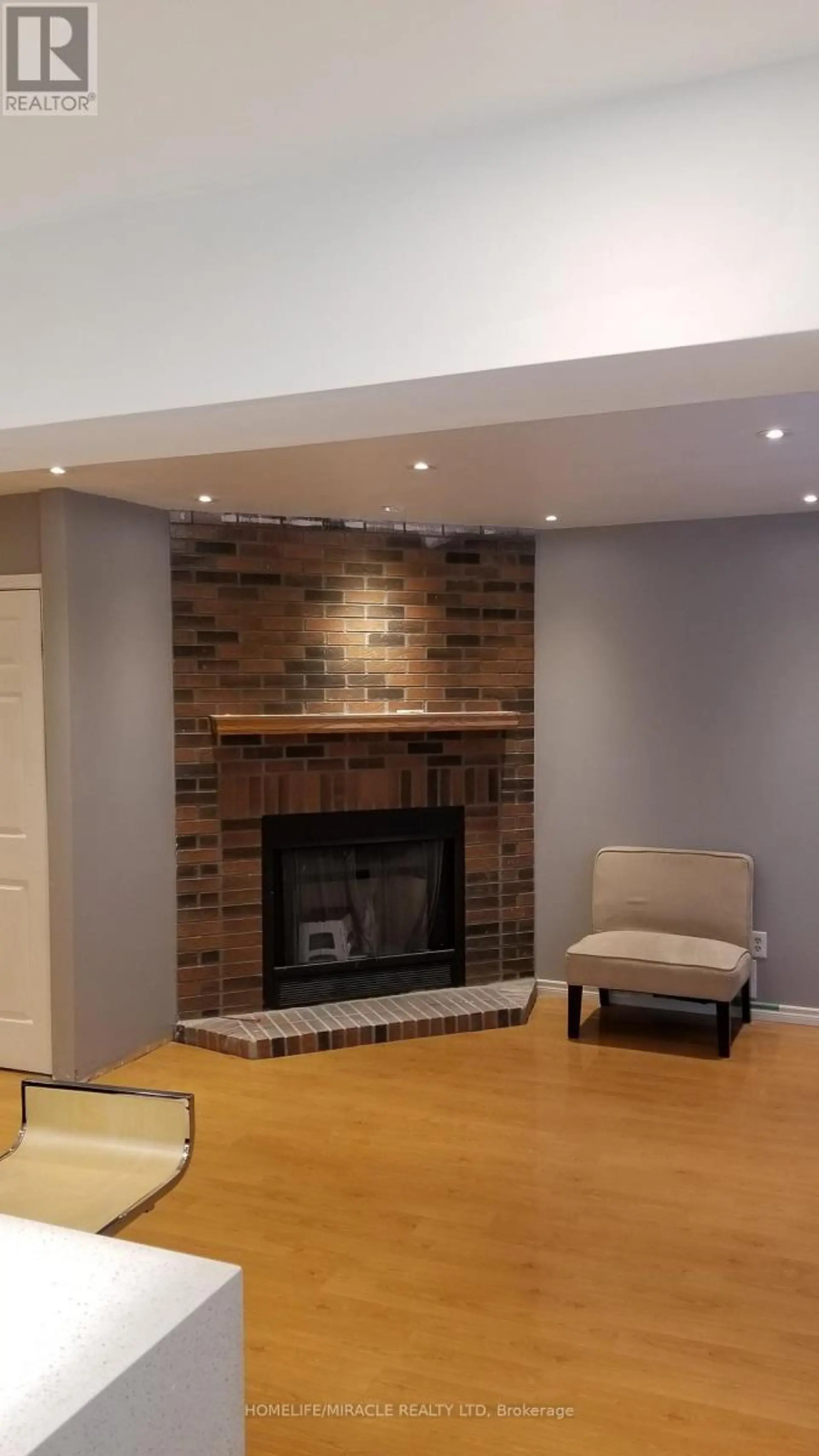 487 WALLENBERG CRESCENT - Image 15
