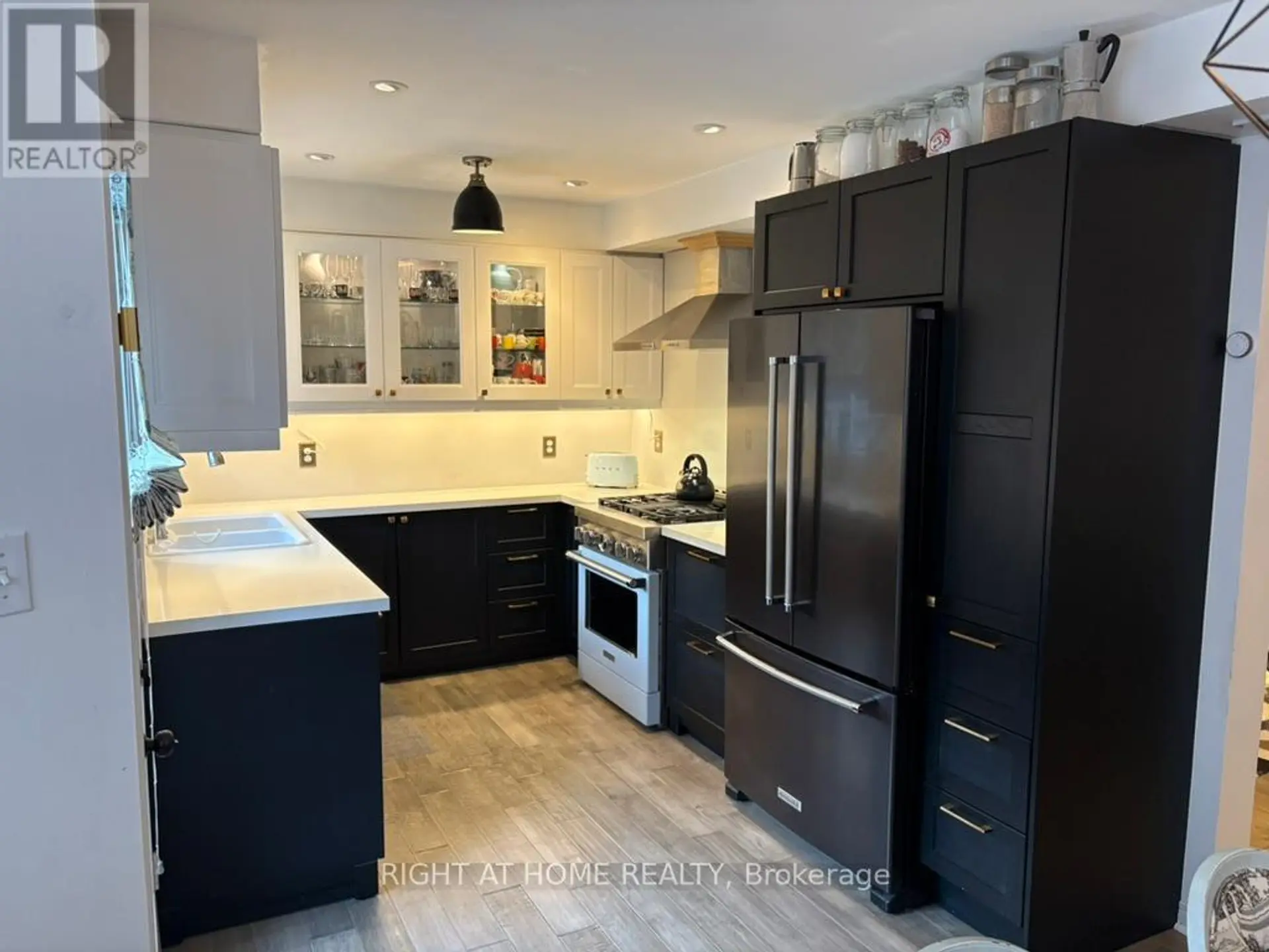 23 GRANDWOOD AVENUE - Image 6