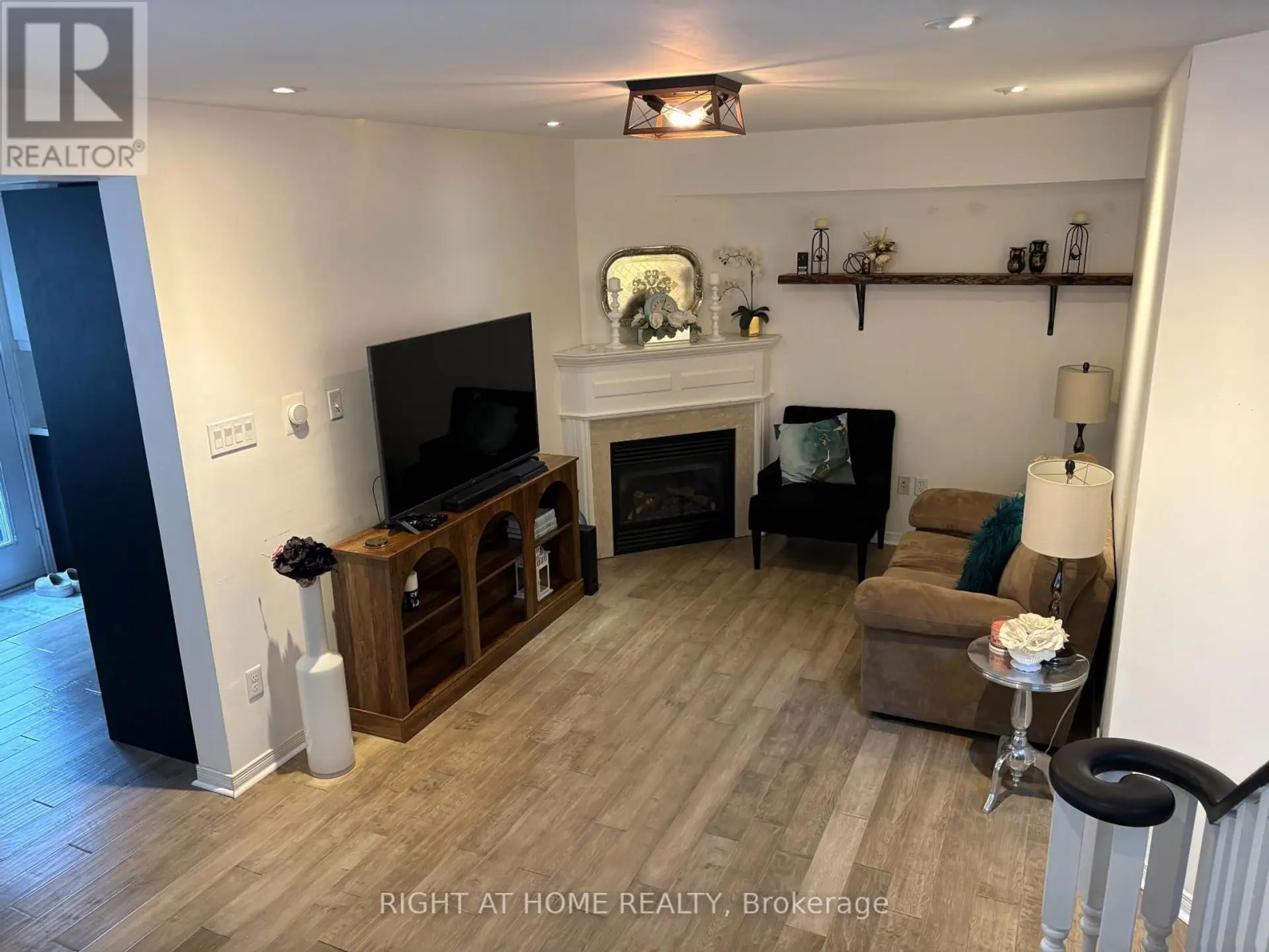 23 GRANDWOOD AVENUE - Image 5