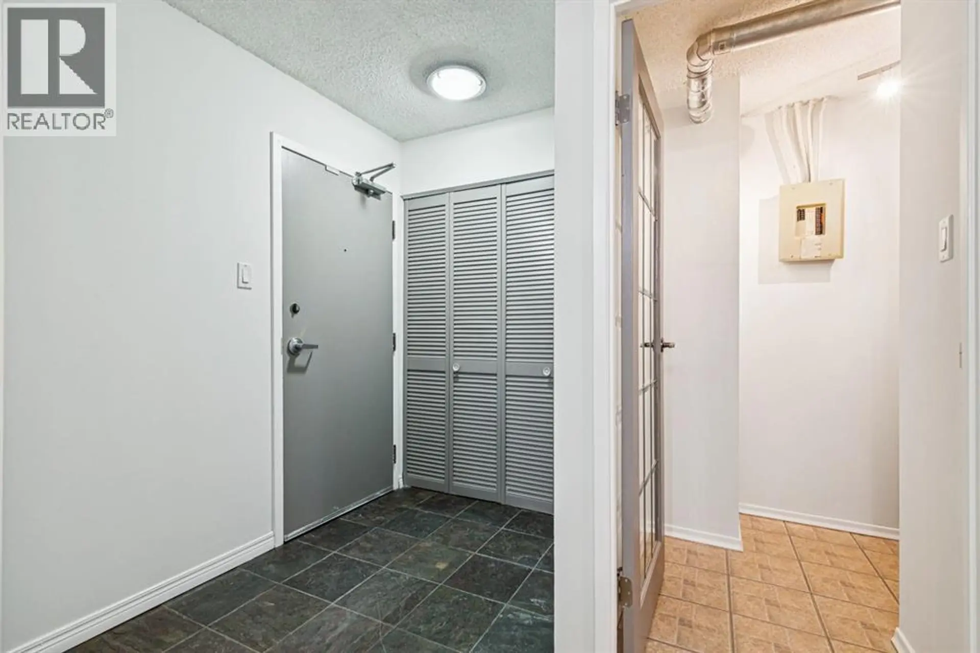 #404 537 14 AVENUE SW - Image 4