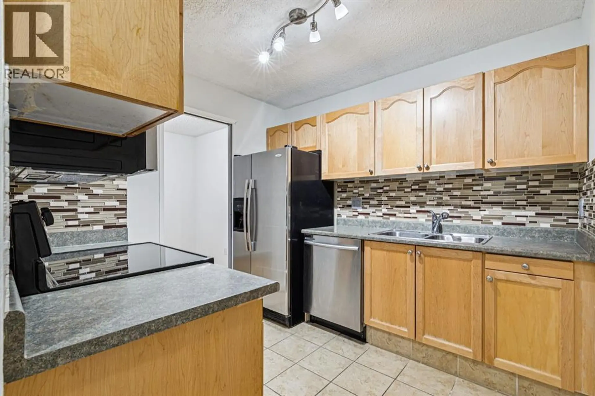 #404 537 14 AVENUE SW - Image 2