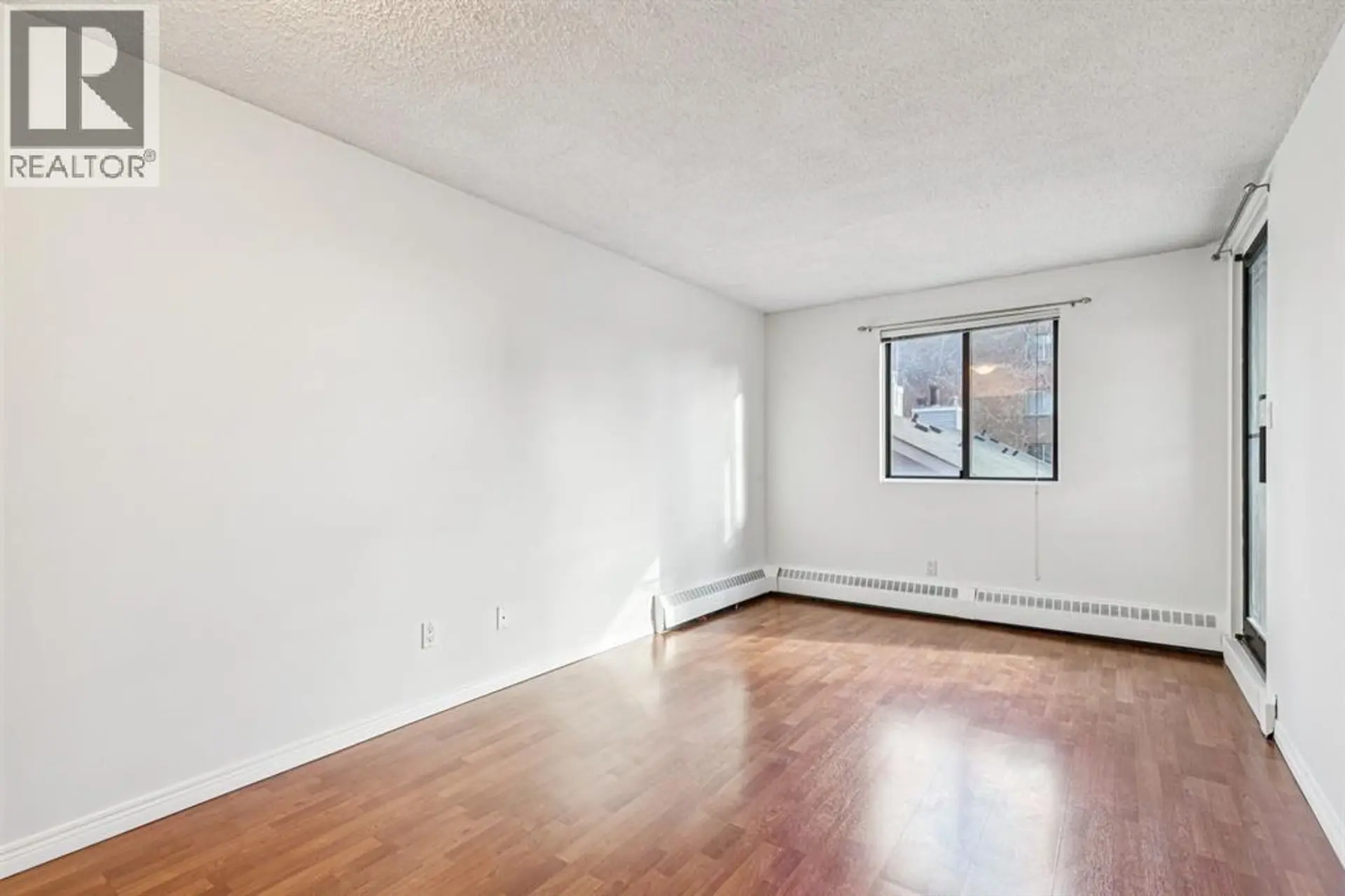 #404 537 14 AVENUE SW - Image 6