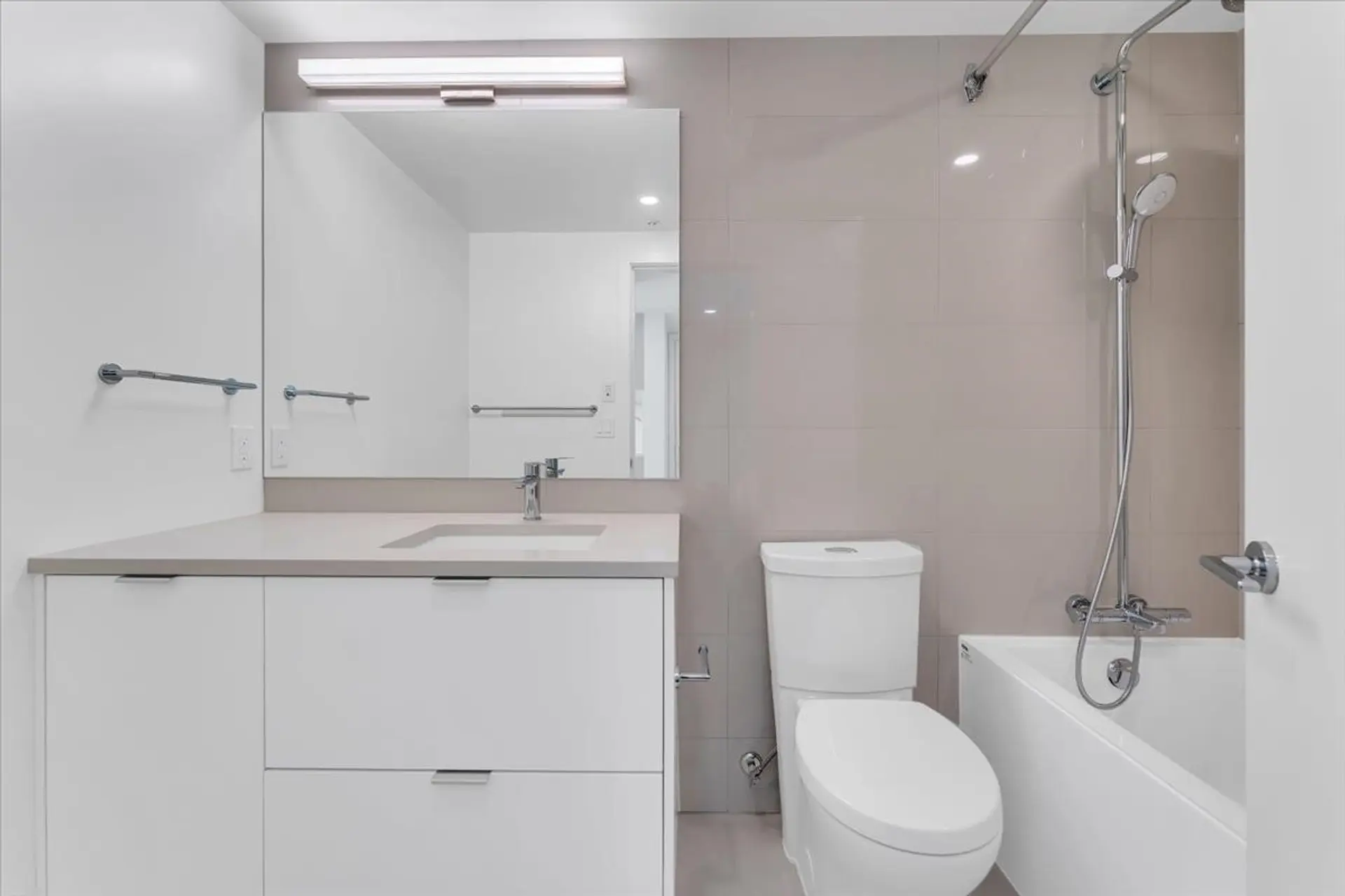 #1212 13675 107a Avenue - Image 4