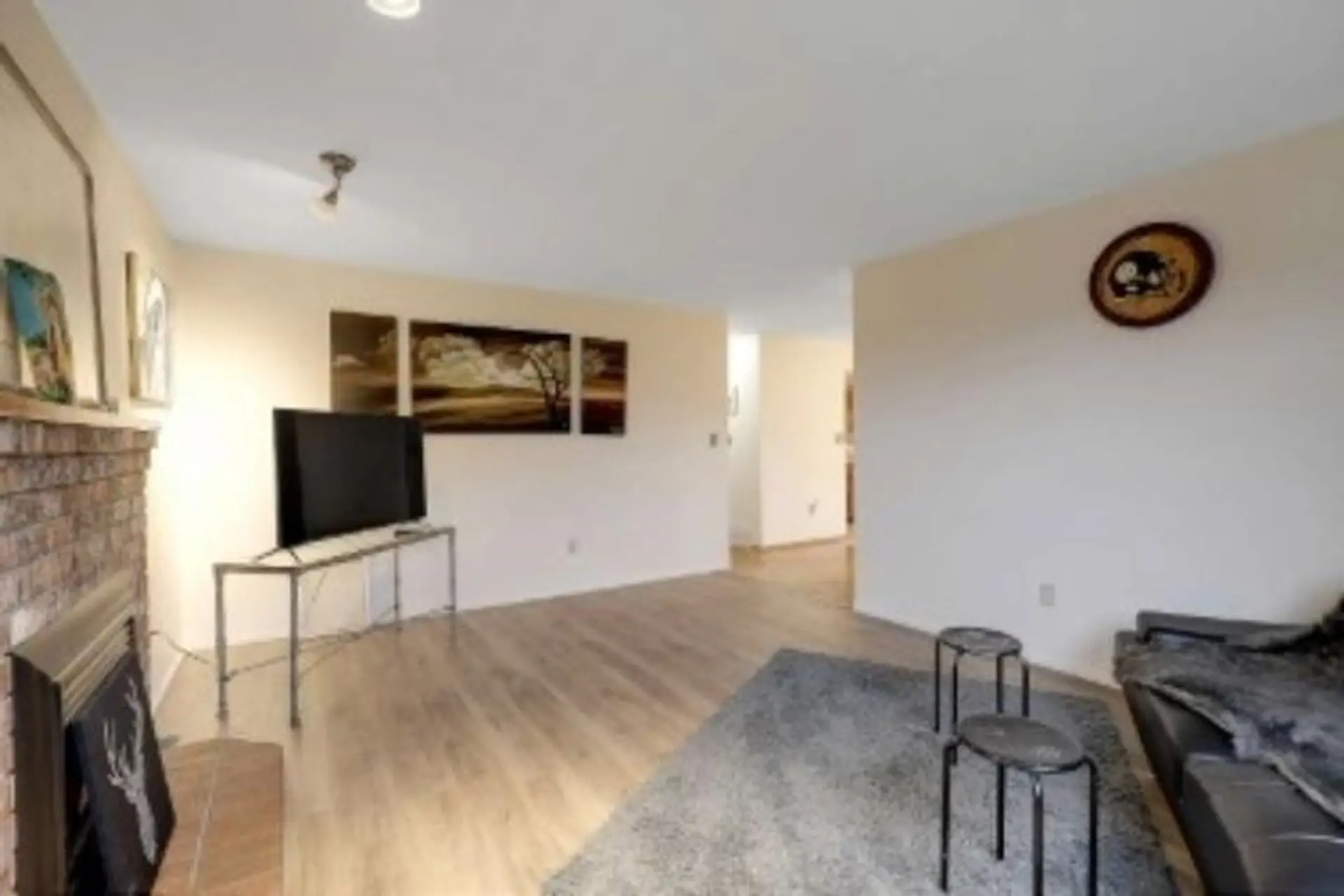 7381 Grand Street - Image 2