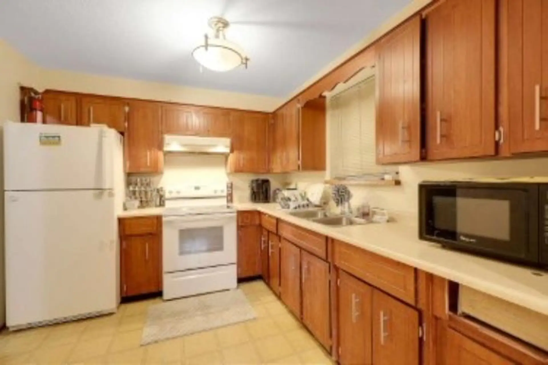 7381 Grand Street - Image 4