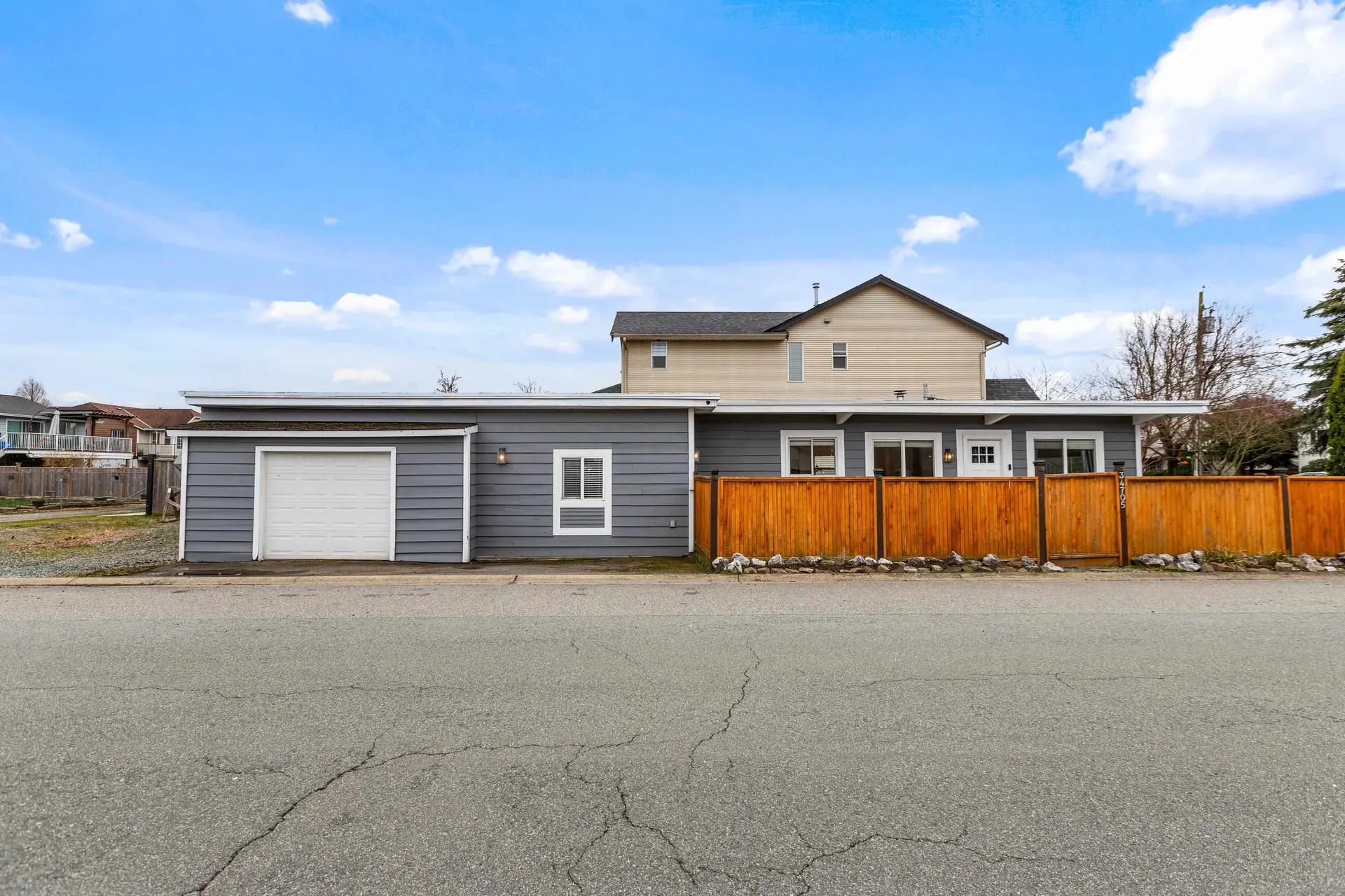 Property at 34705 4 Avenue, Abbotsford, BC