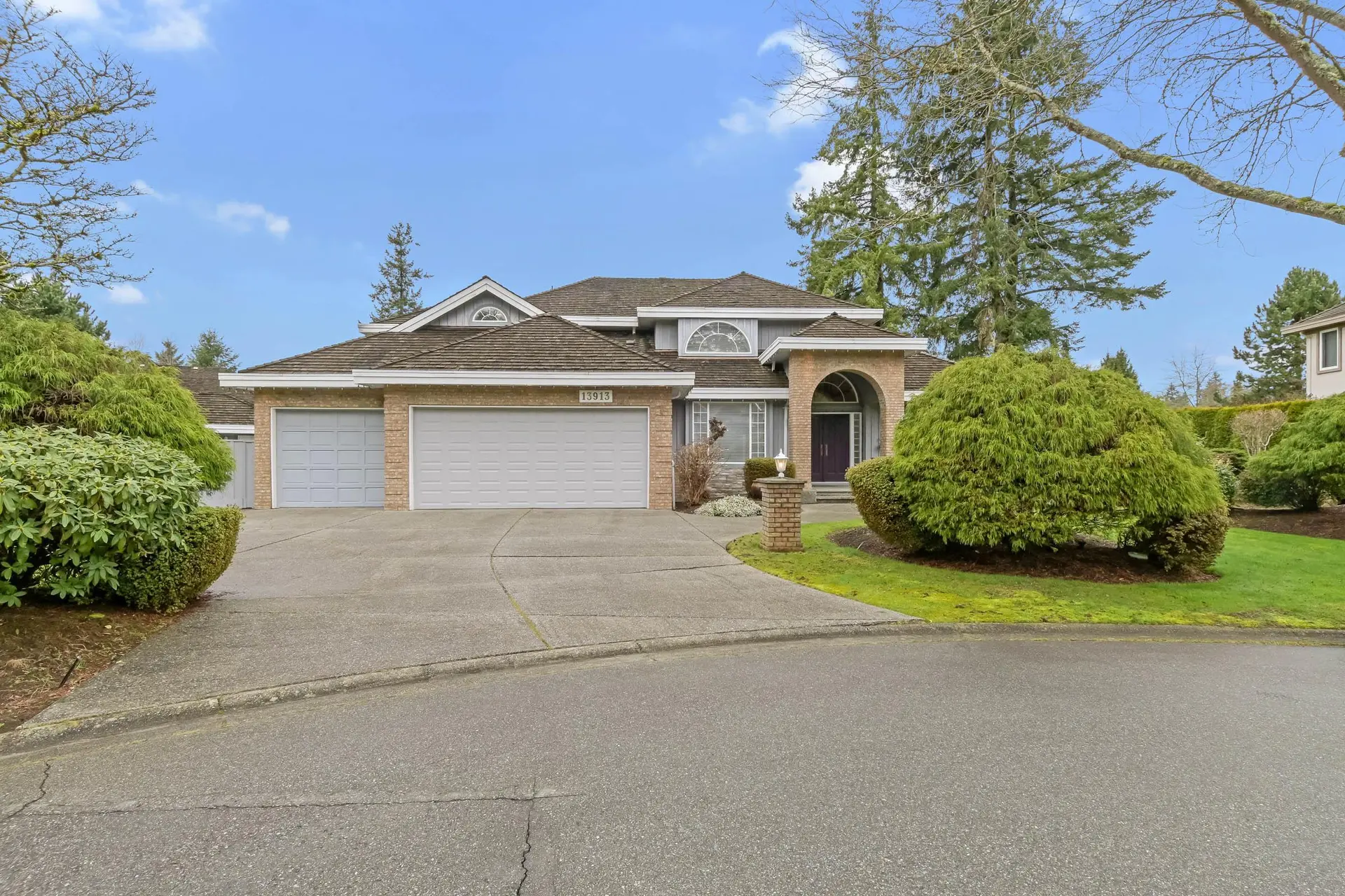 Property at 13913 25a Avenue, Surrey, BC
