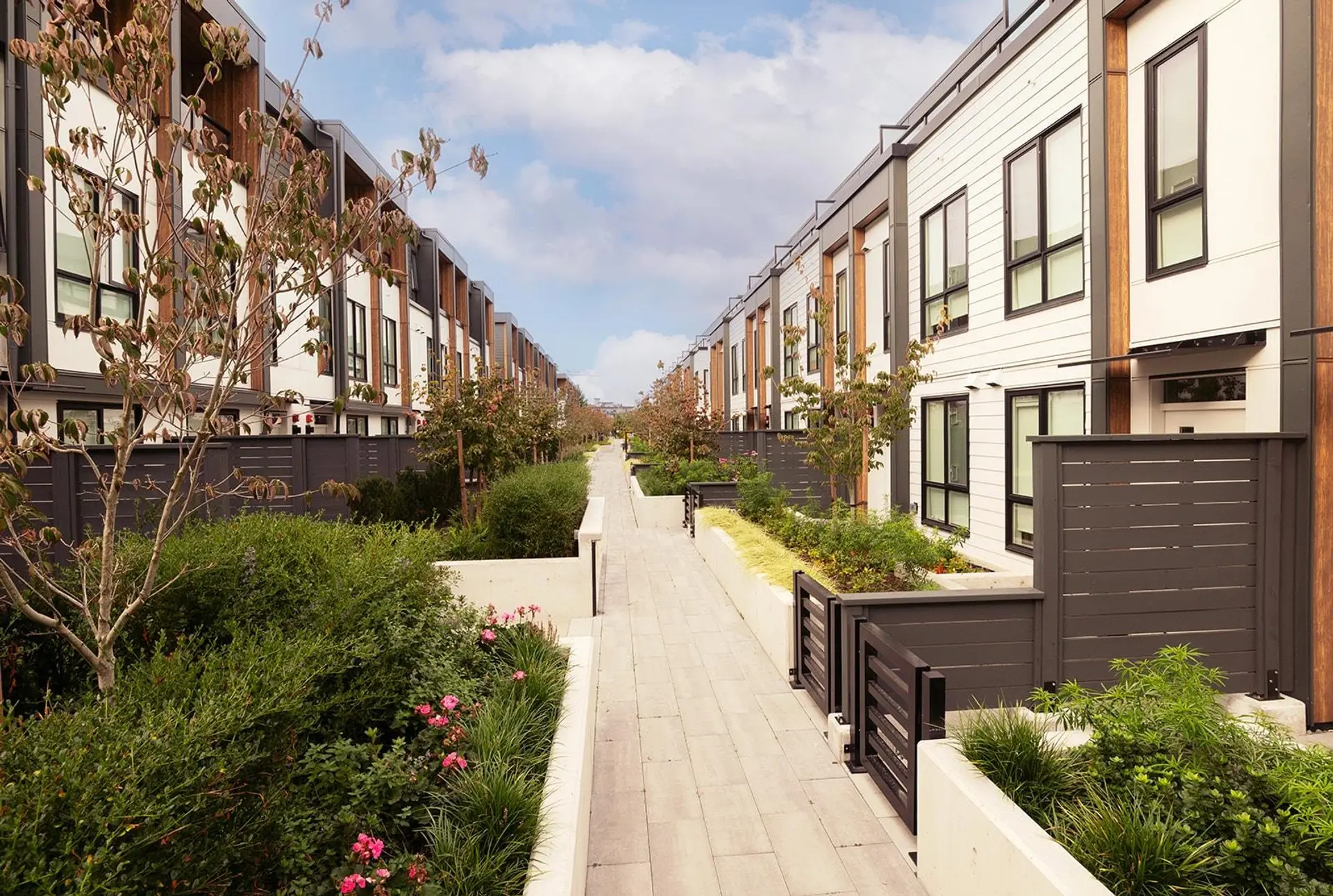 #112 715 Ducklow Street - Image 2