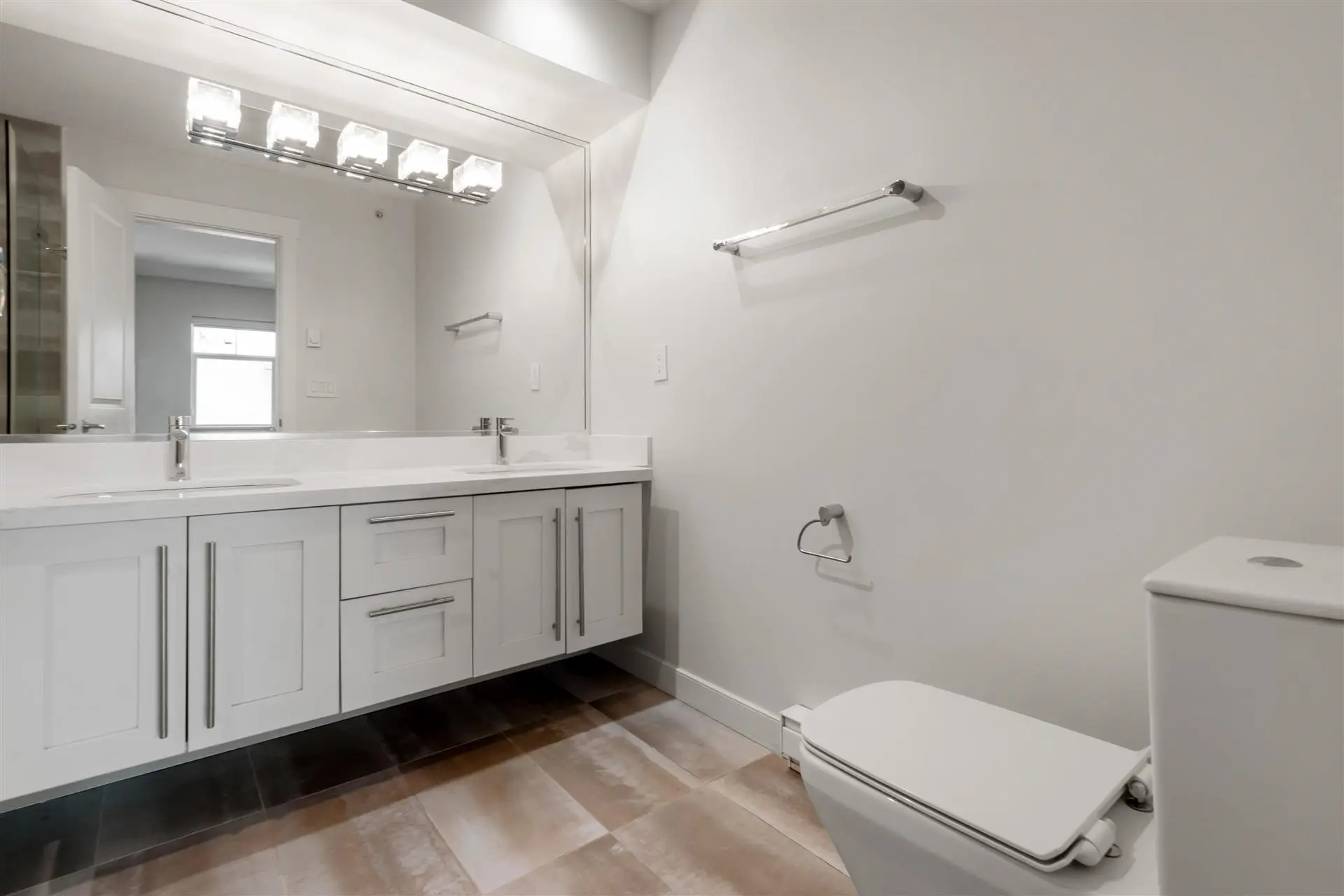 765 W 42nd Avenue - Image 14