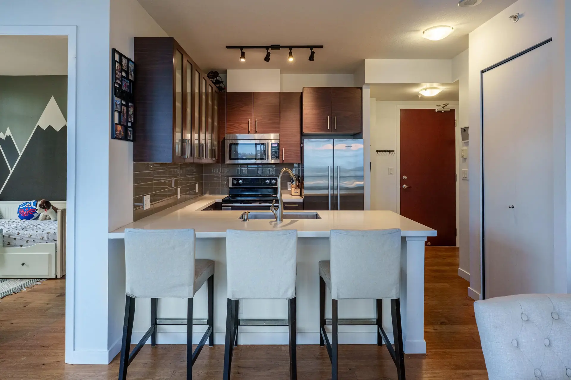 #1504 2355 Madison Avenue - Image 6