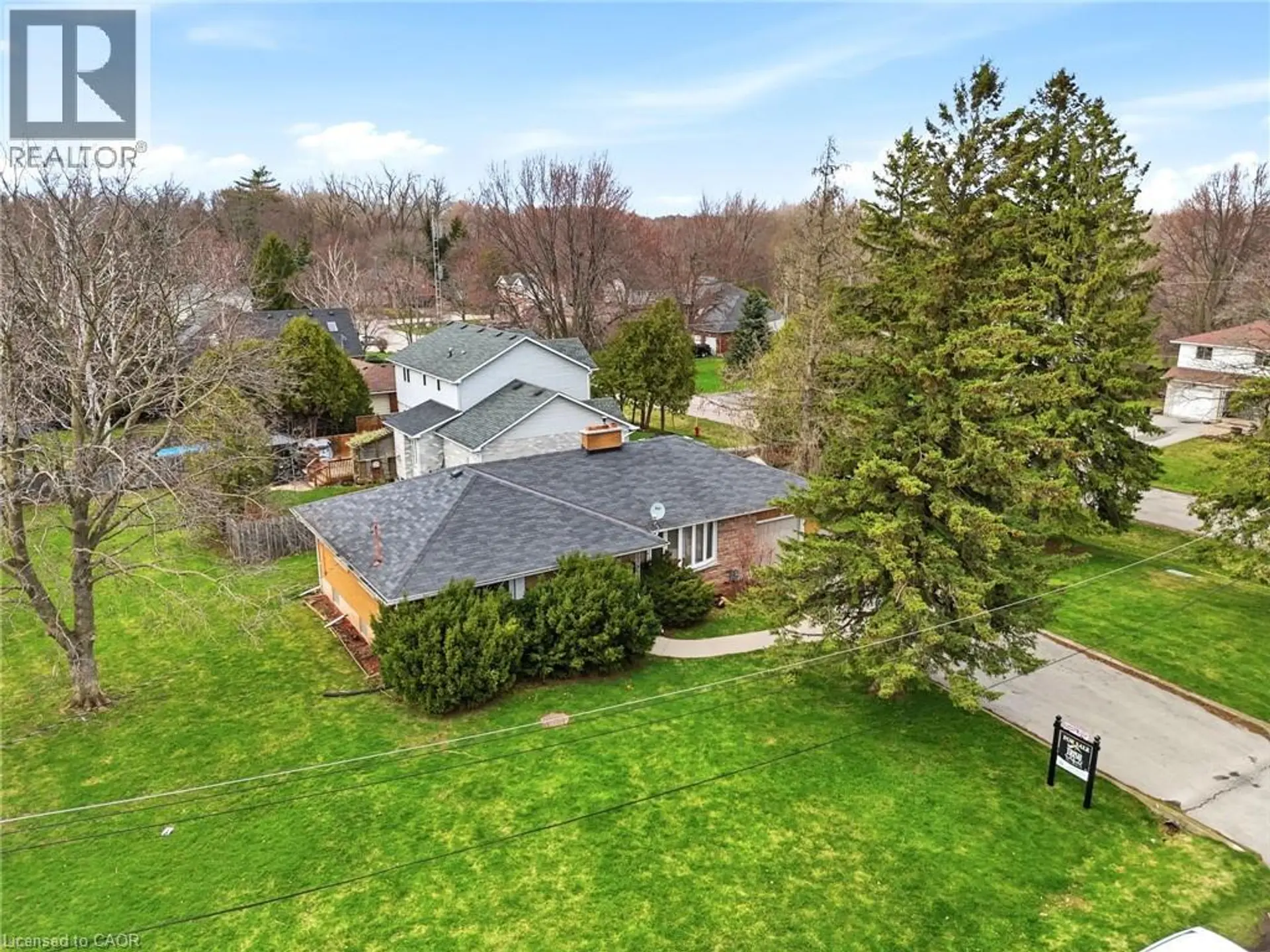 13 WESTVIEW CRESCENT - Image 2