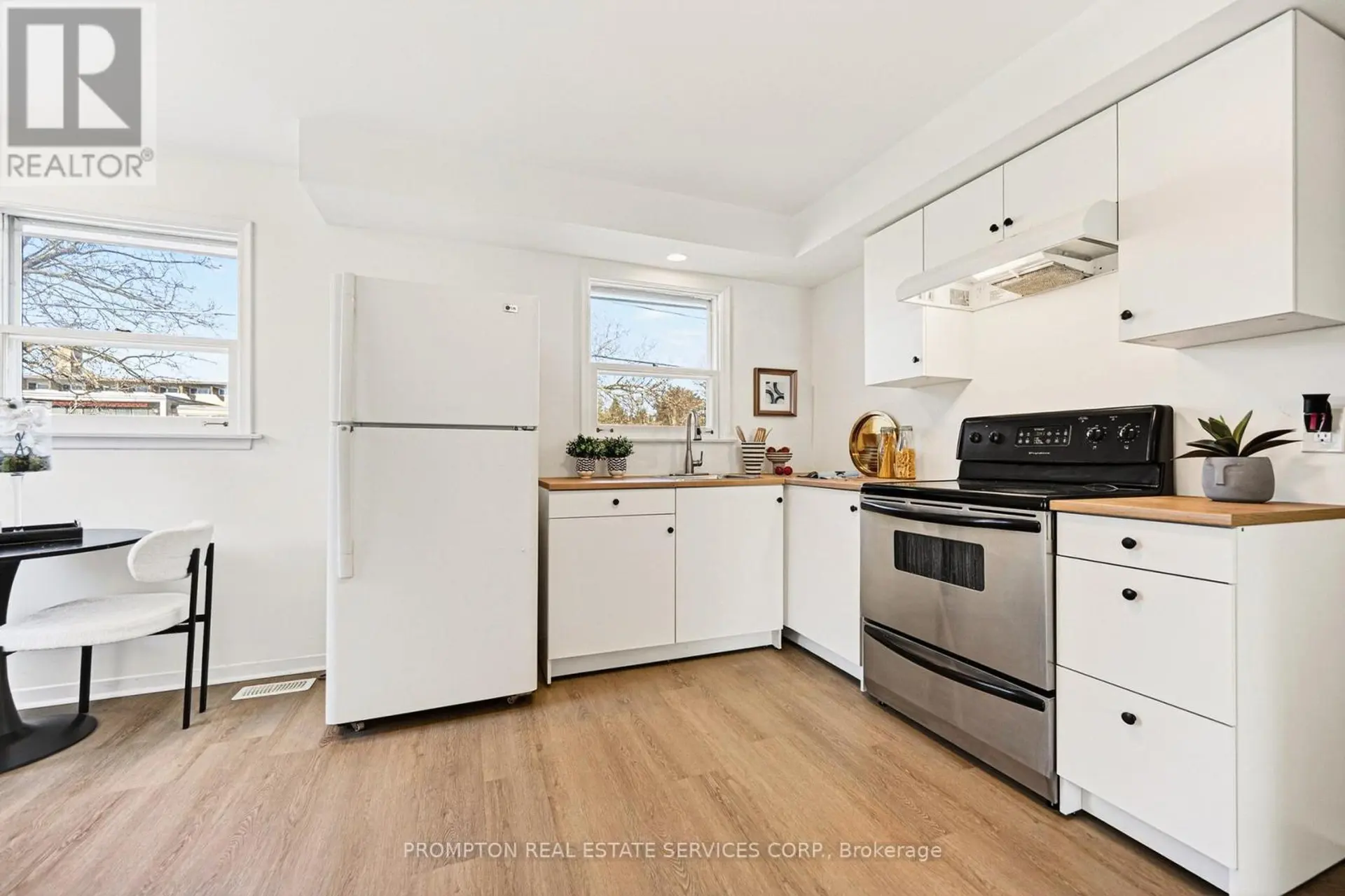 81 MAXOME AVENUE - Image 5