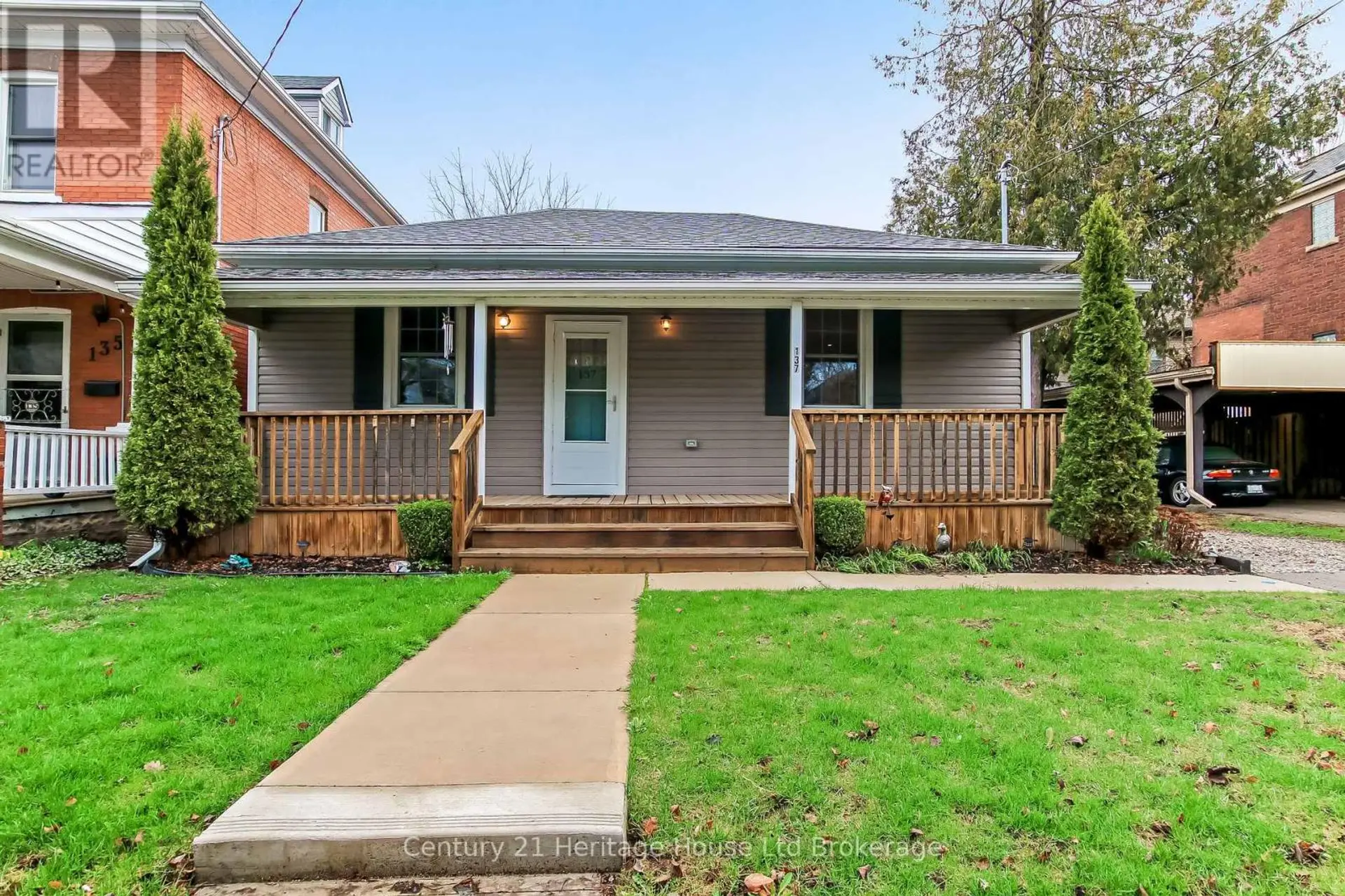 137 WONHAM STREET S - Image 1