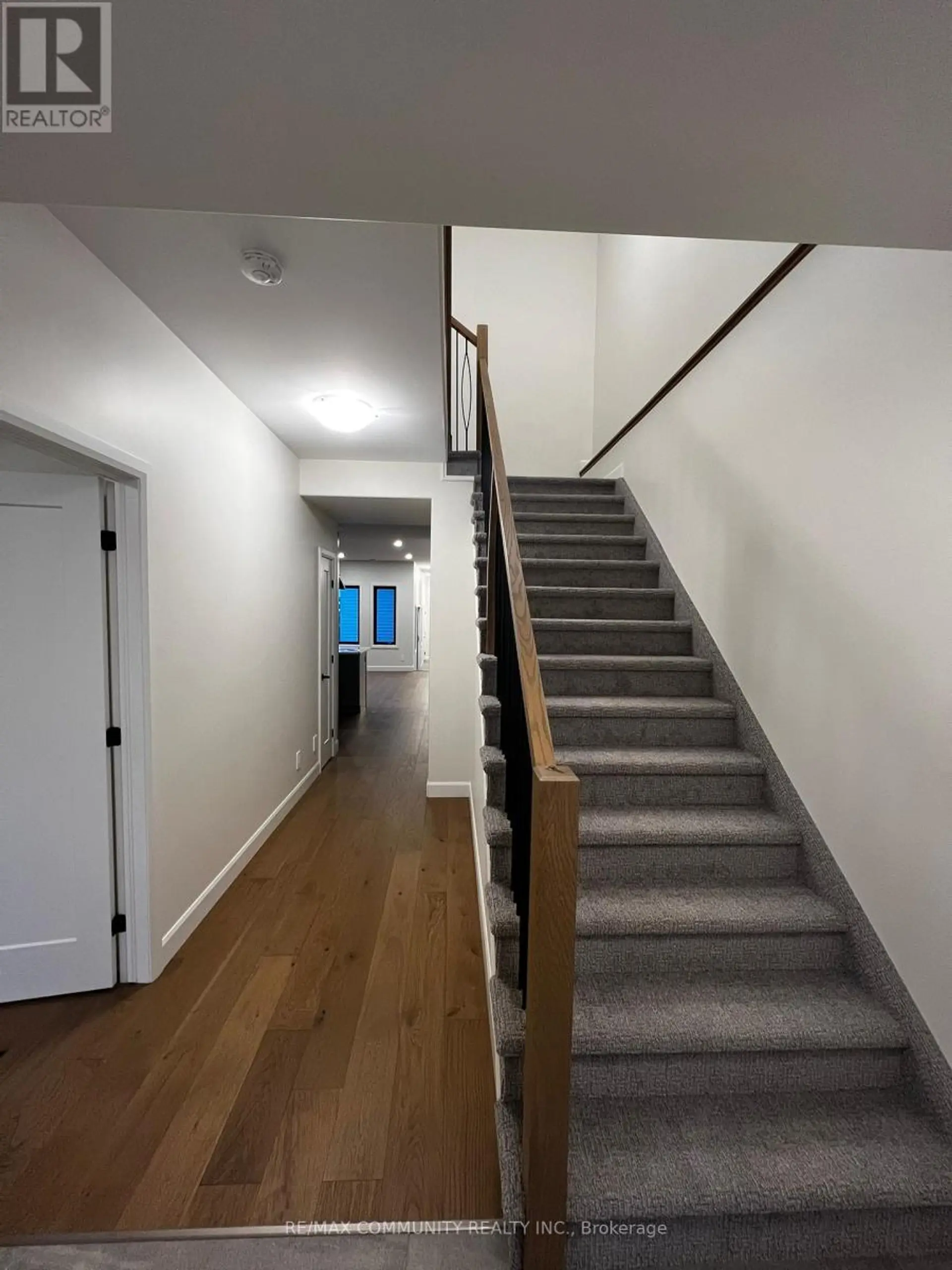 96 RIVERSTONE WAY - Image 2