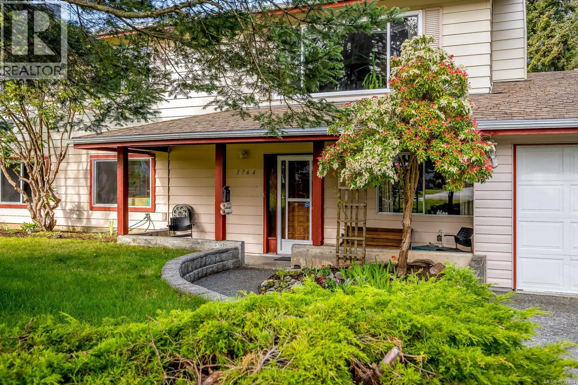 Property at 1764 MCLAUCHLIN Dr, Courtenay, BC