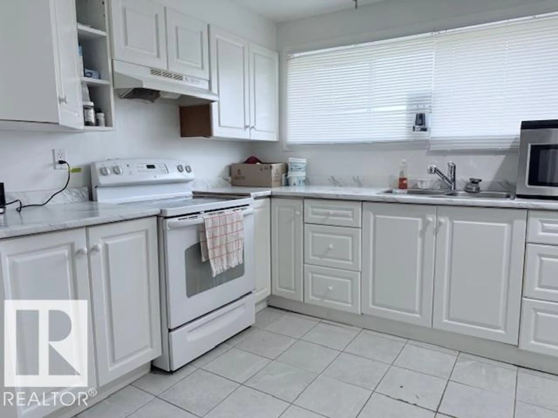 2831 36 ST NW - Image 16