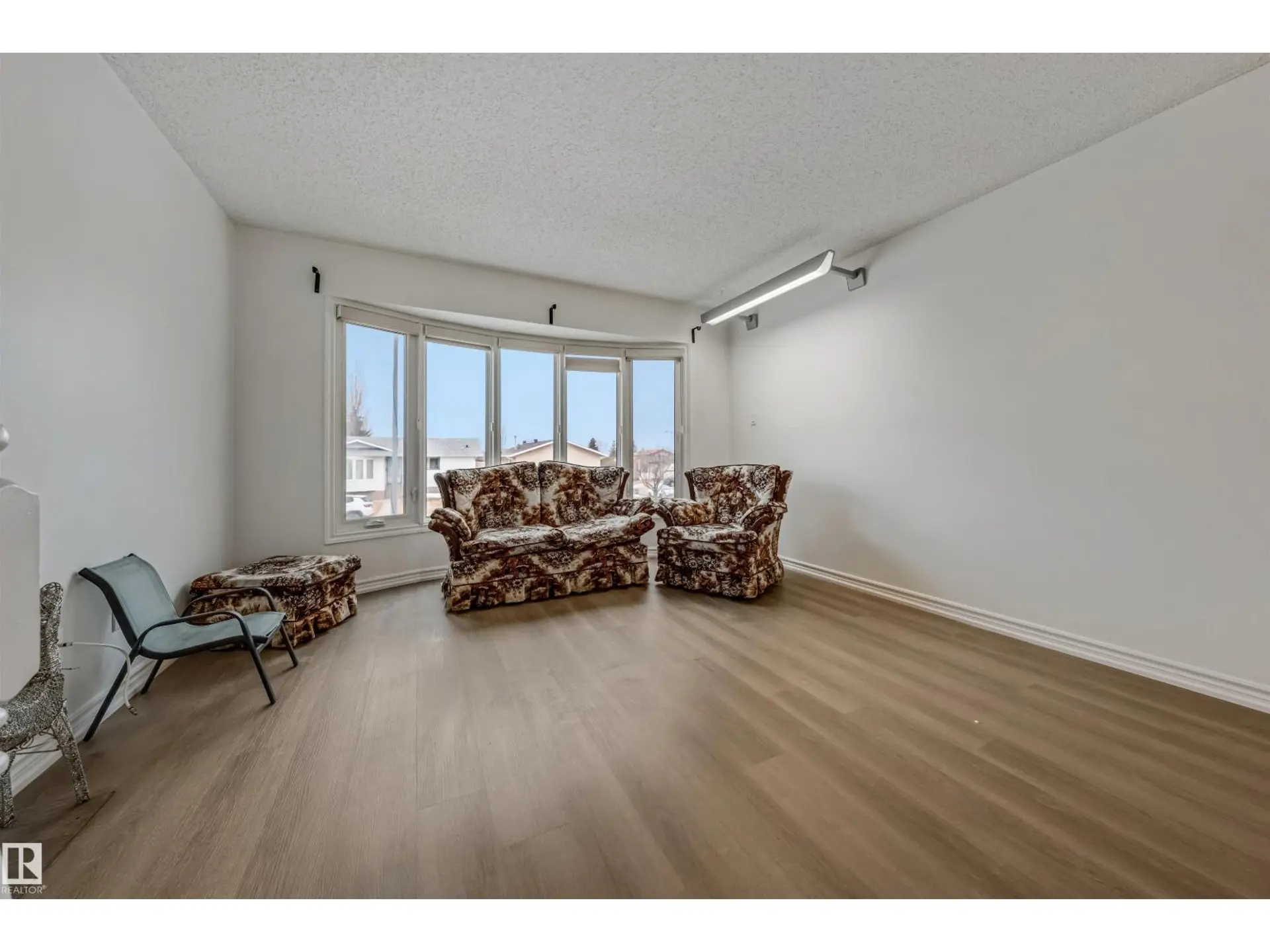 2831 36 ST NW - Image 8