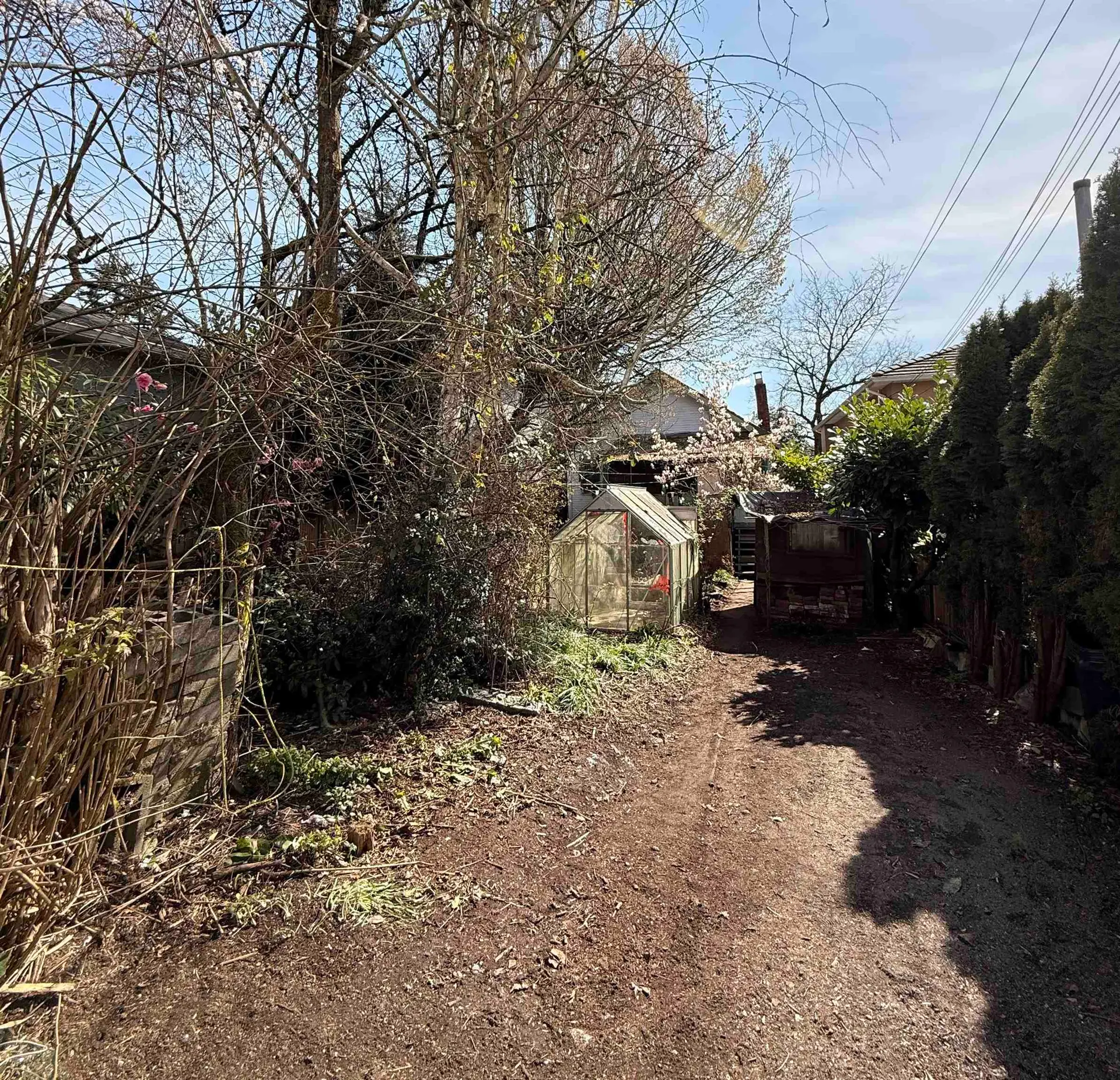 319 E 47th Avenue - Image 2