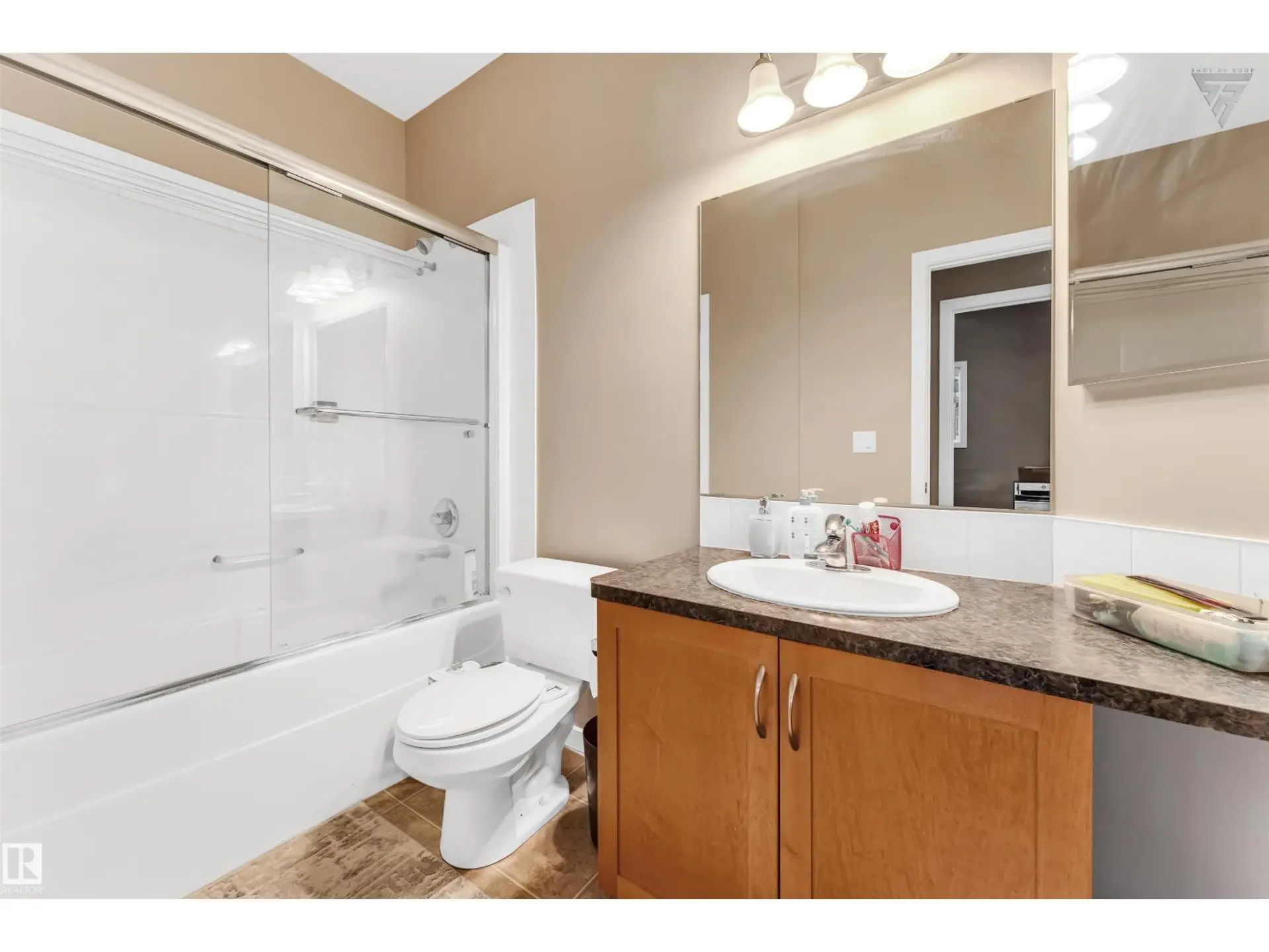 #418 392 SILVER BERRY RD NW NW - Image 9