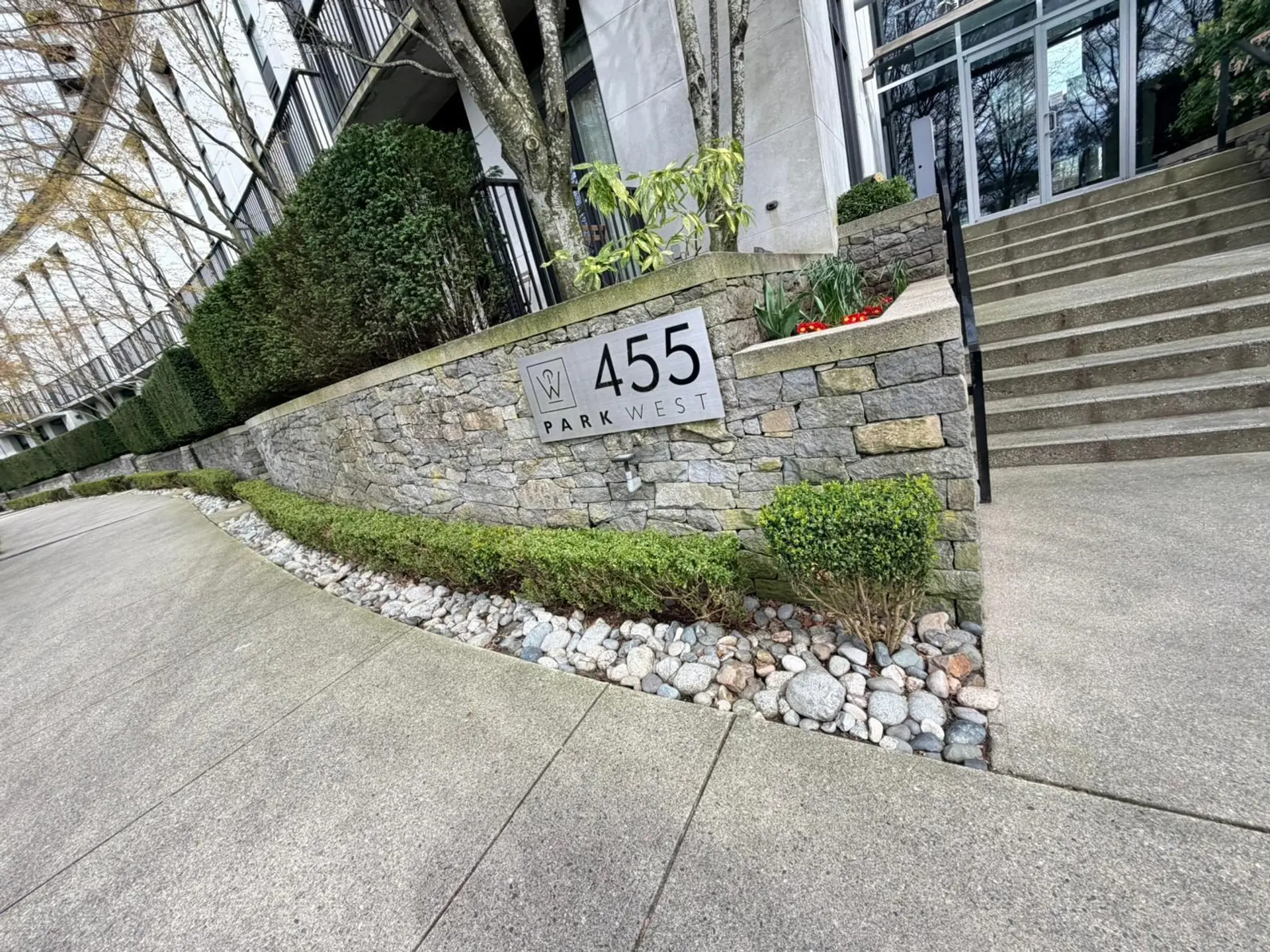 #603 455 Beach Crescent - Image 2