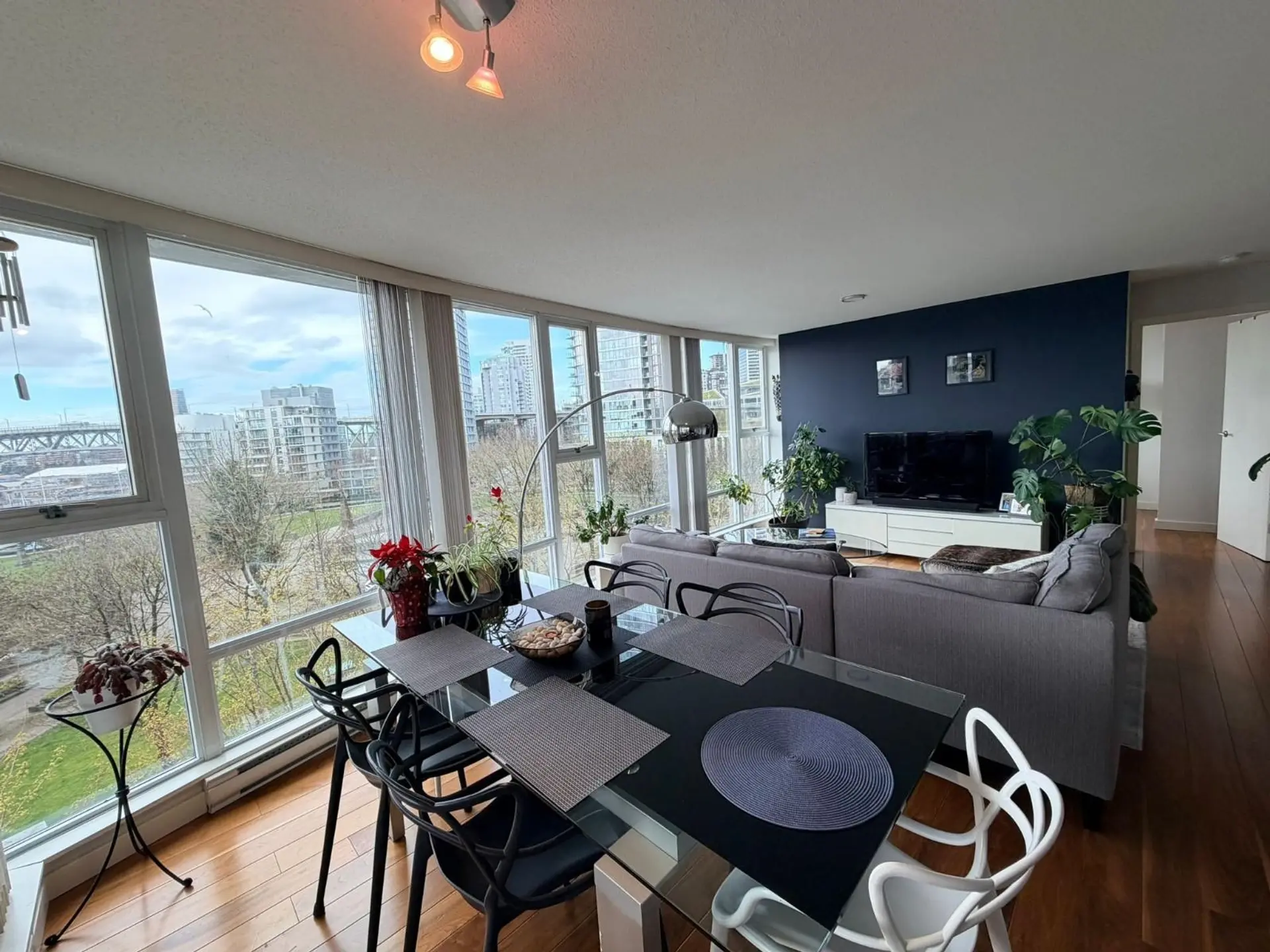 #603 455 Beach Crescent - Image 6