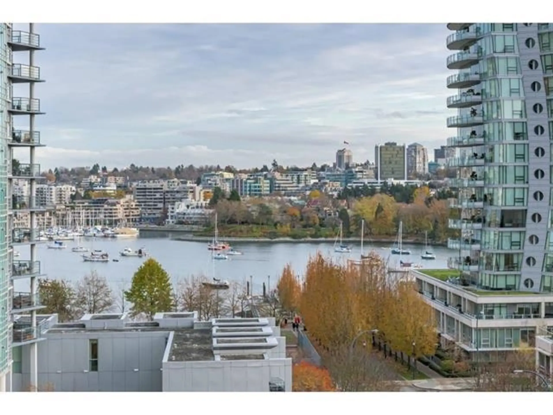 #603 455 Beach Crescent - Image 18