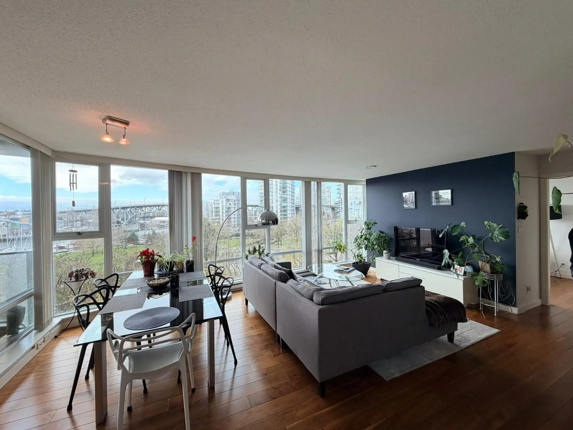#603 455 Beach Crescent - Image 4