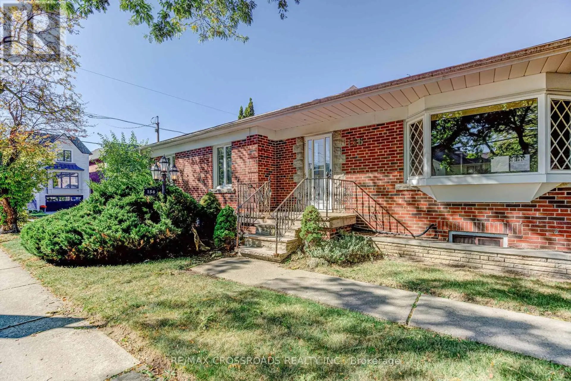 156 FLORENCE AVENUE - Image 2
