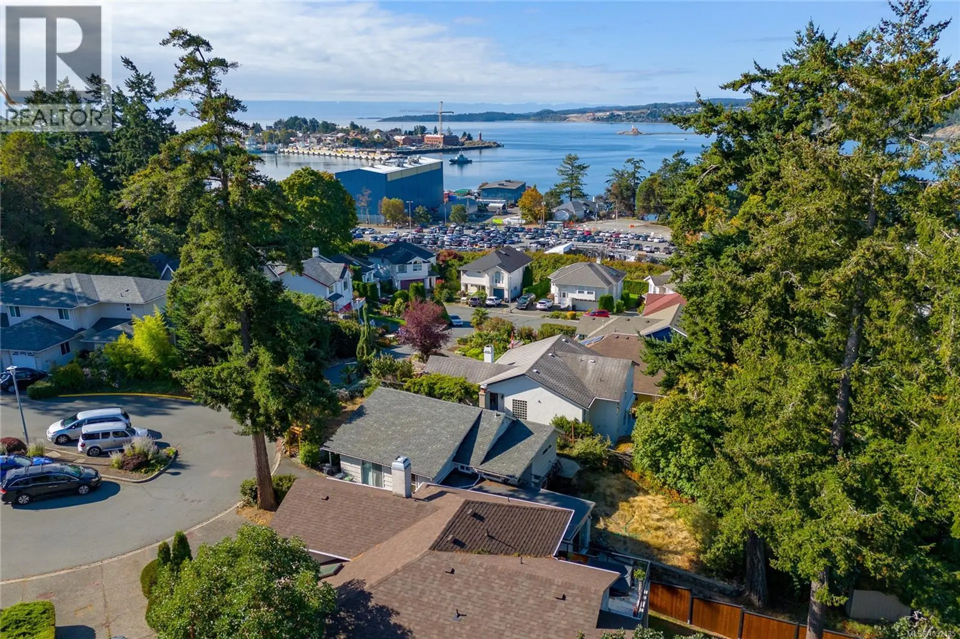 715 Luscombe Pl - Image 3